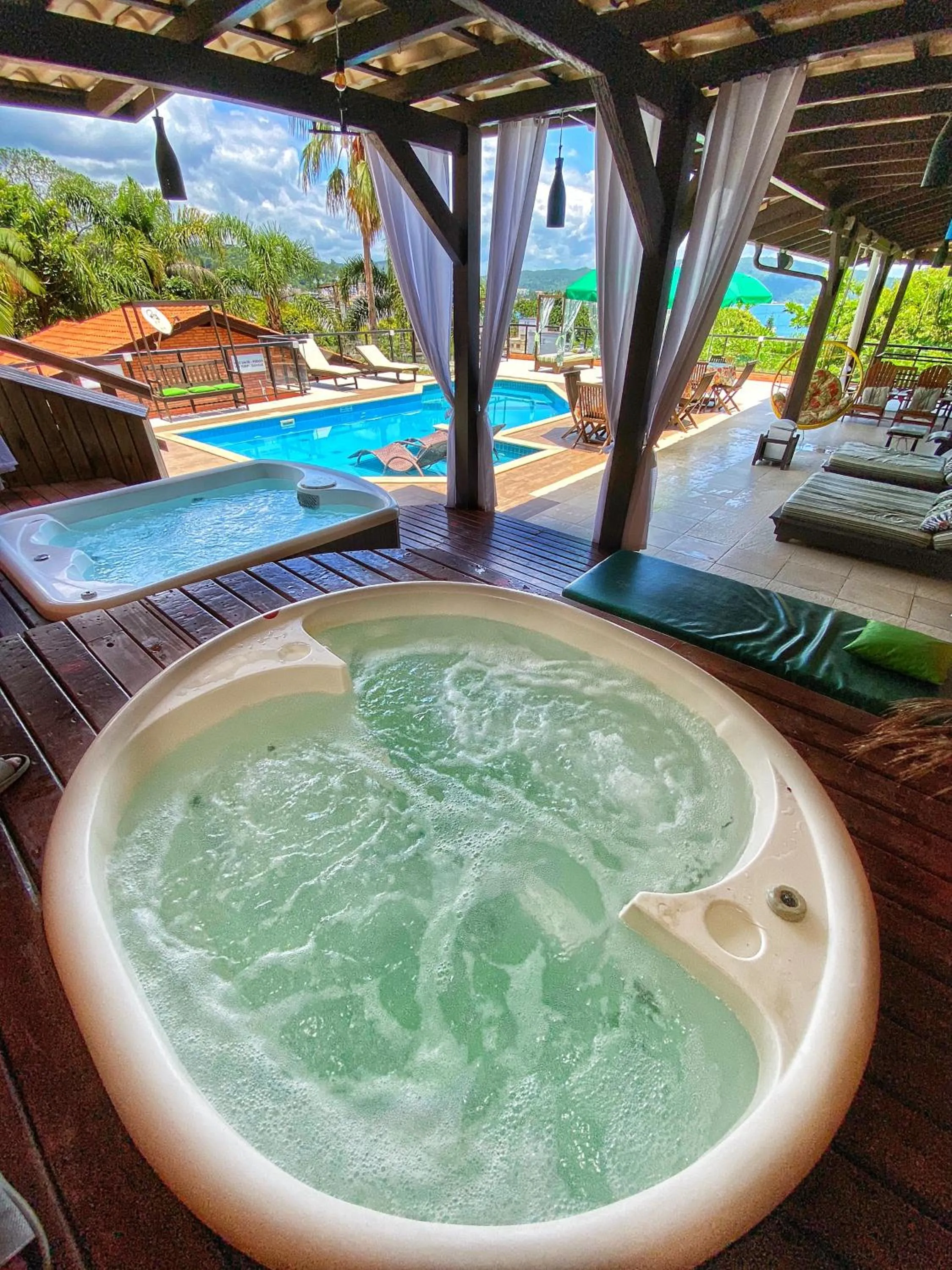Hot Tub in Pousada Palmeiras