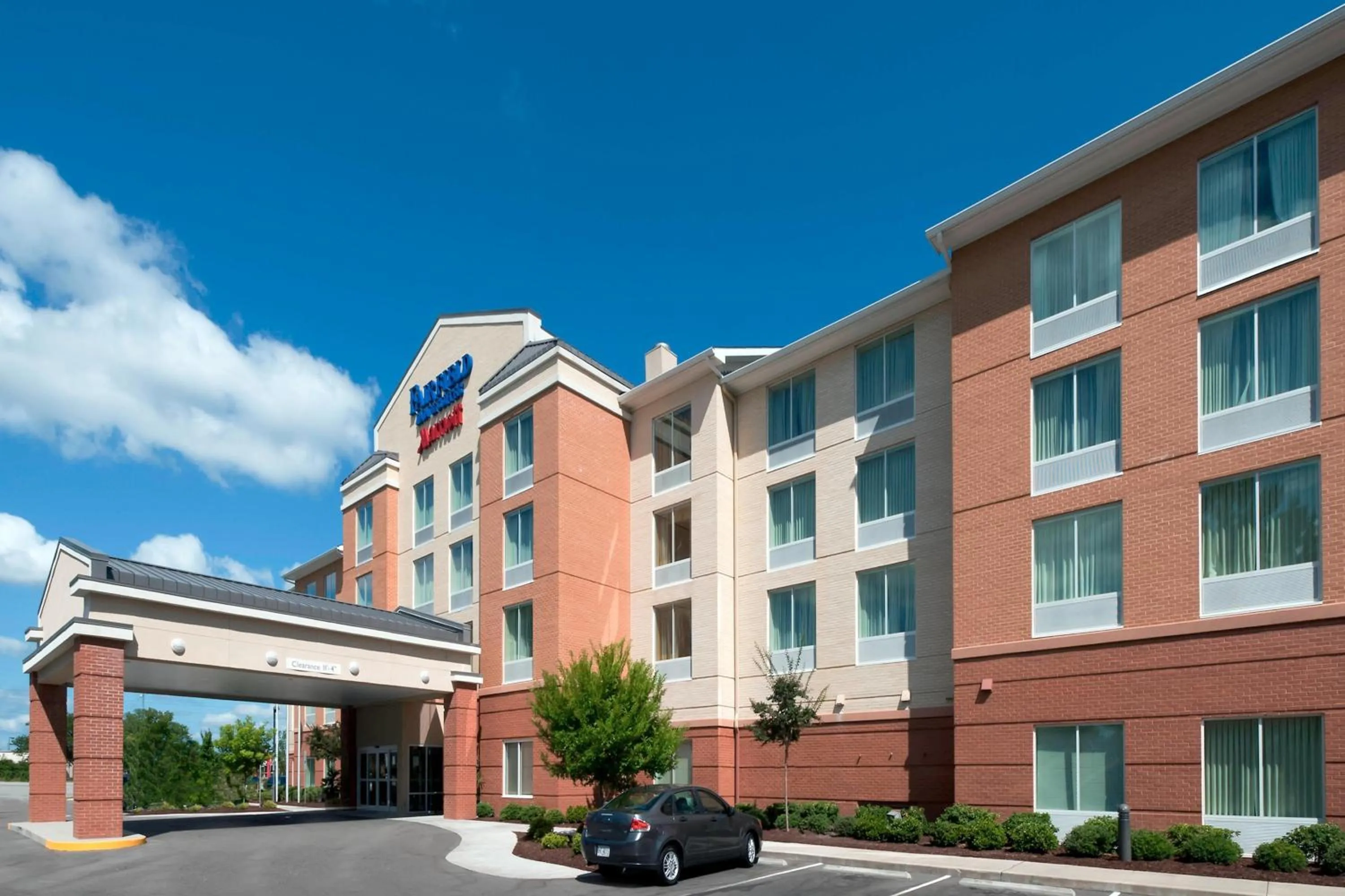 Property building in Fairfield Inn & Suites Wilmington Wrightsville Beach