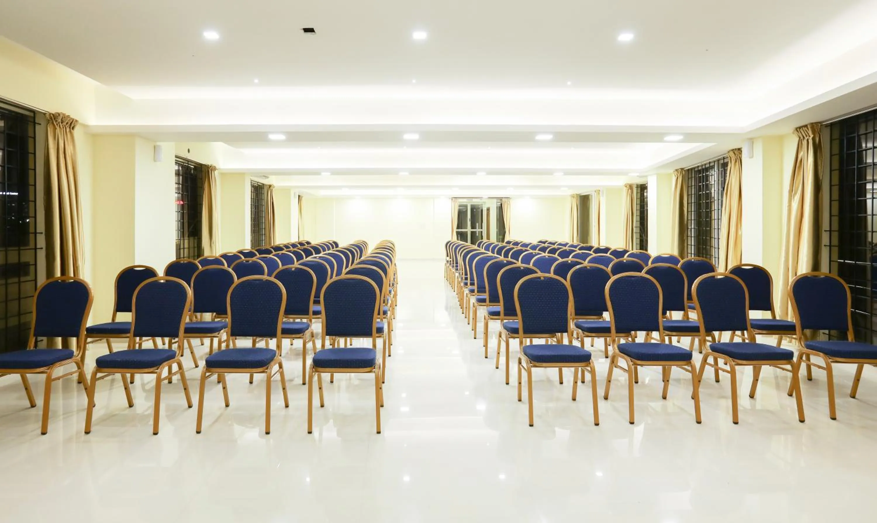 Meeting/conference room in Treebo The Galaxy Bommasandra