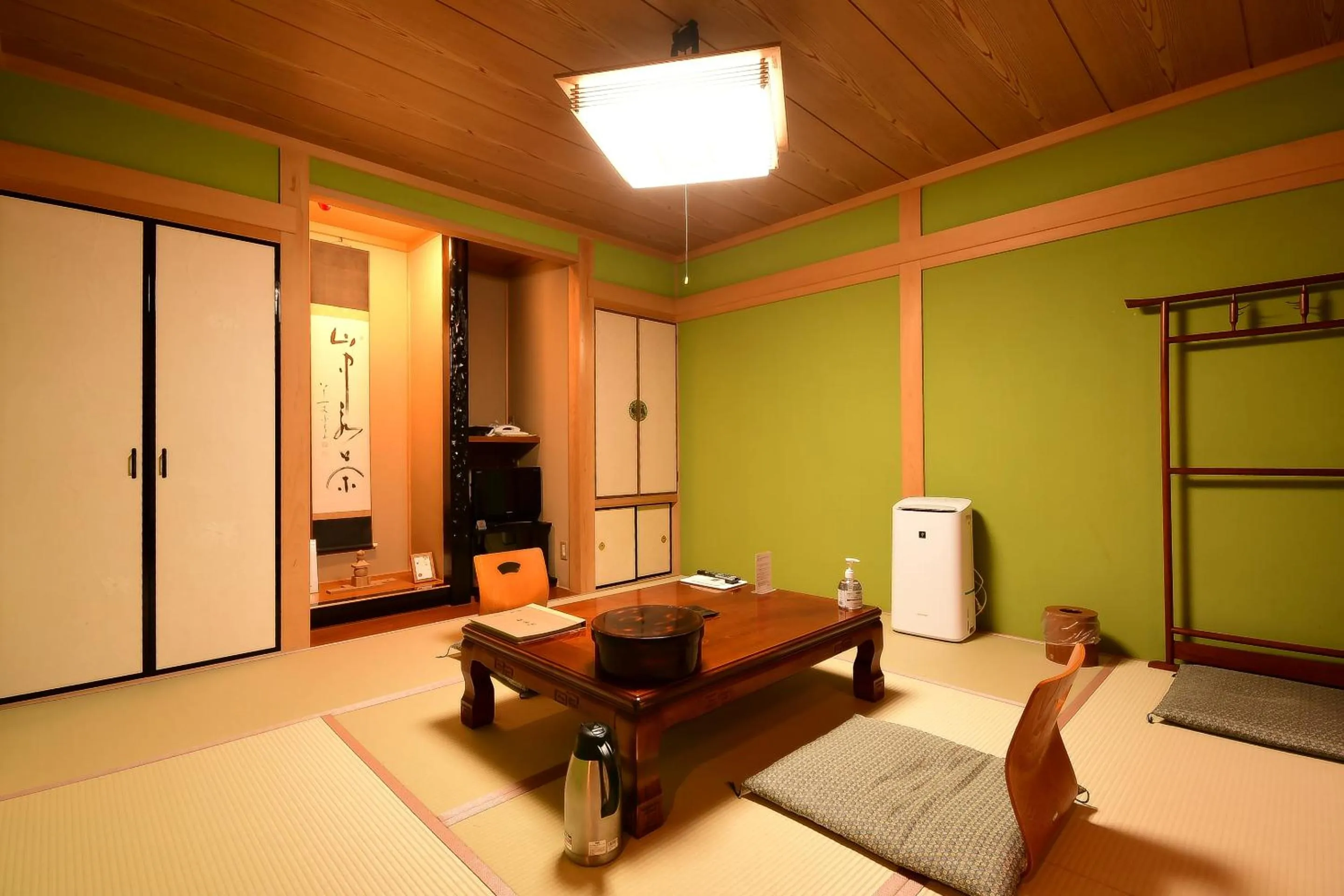 Photo of the whole room in 高野山 宿坊 不動院 -Koyasan Shukubo Fudoin-