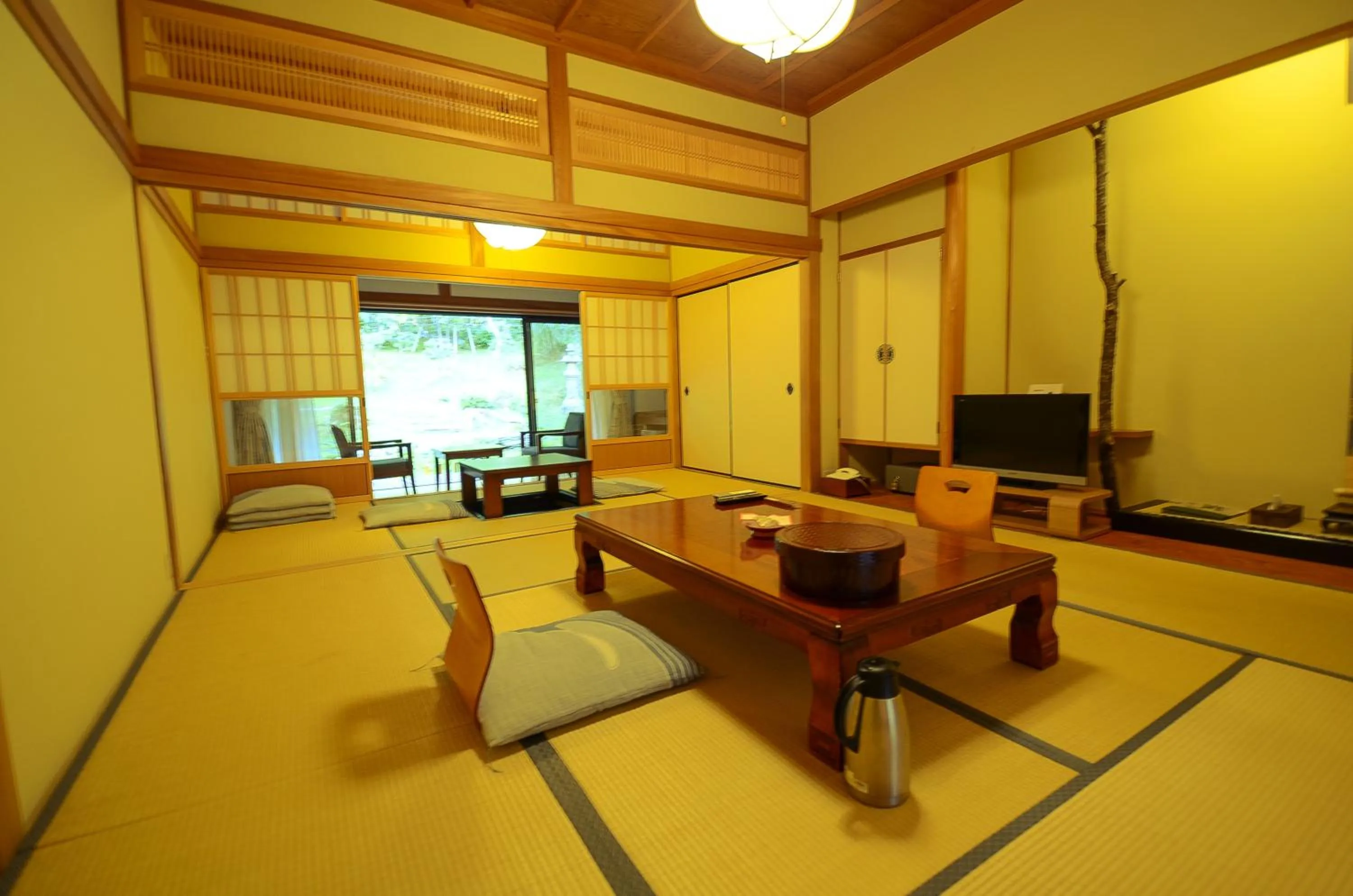 Photo of the whole room in 高野山 宿坊 不動院 -Koyasan Shukubo Fudoin-