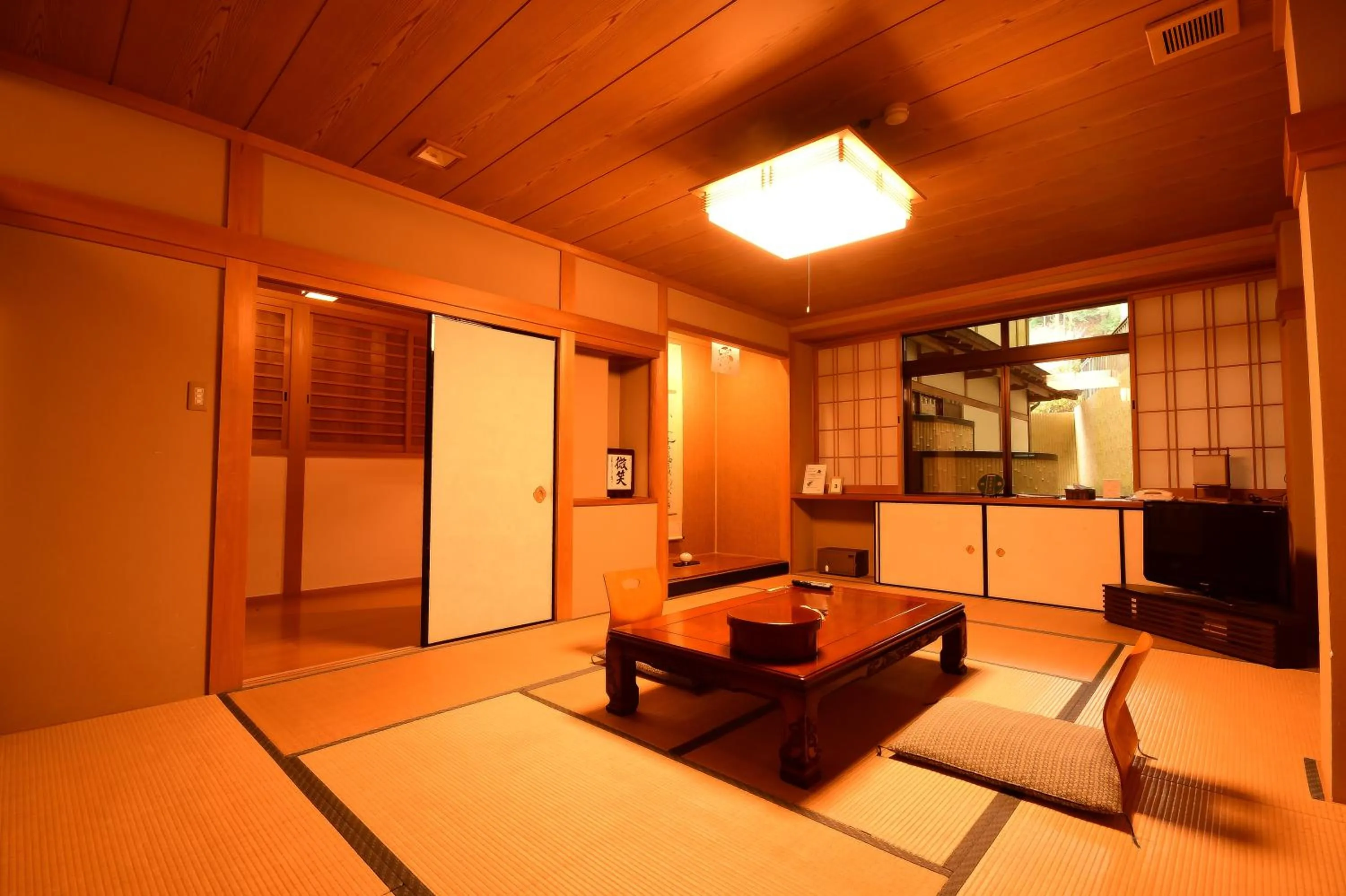Photo of the whole room in 高野山 宿坊 不動院 -Koyasan Shukubo Fudoin-