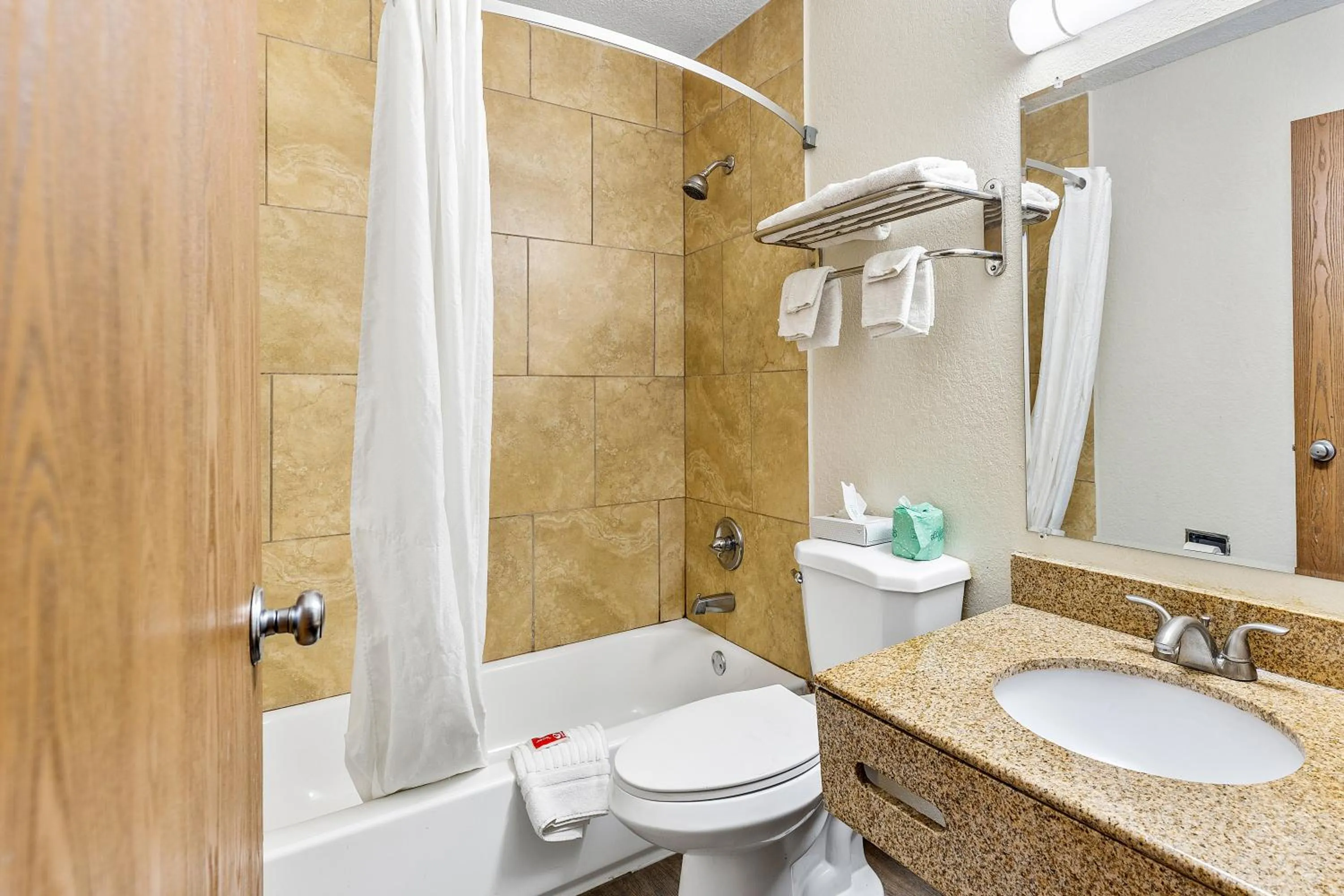 Econo Lodge Akron Copley Northwest