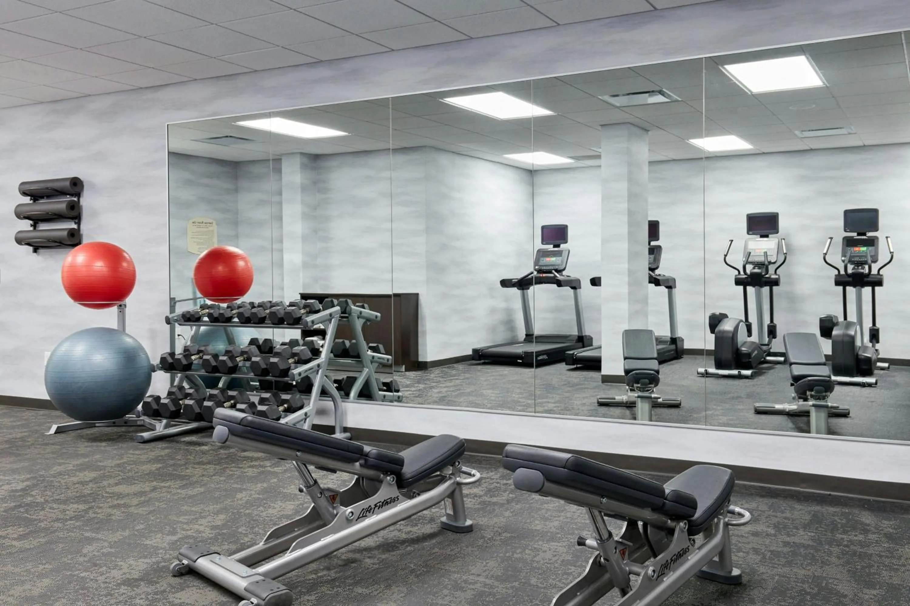 Fitness centre/facilities in Fairfield Inn Suites Indianapolis Downtown