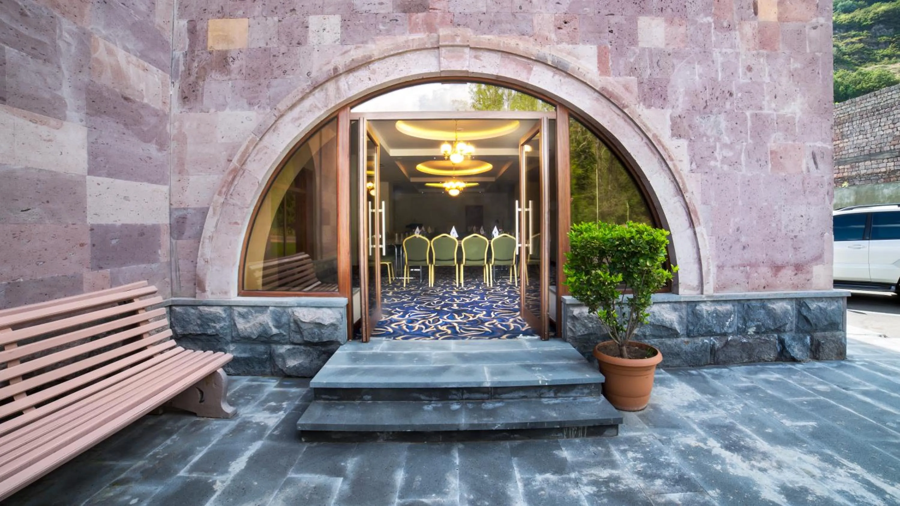 Meeting/conference room in Armenia Hotel