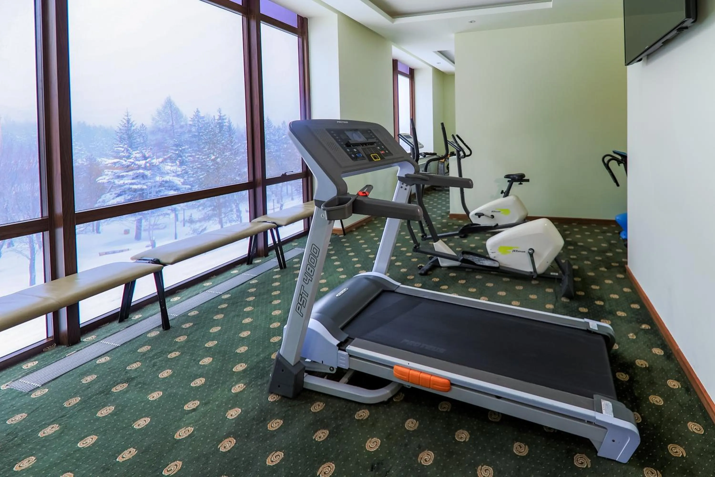 Fitness centre/facilities in Armenia Hotel