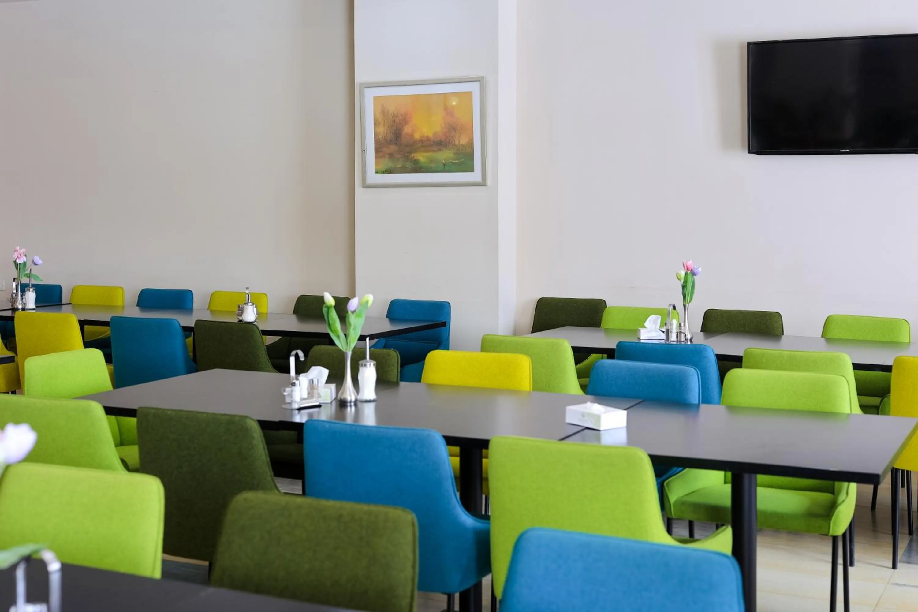 Restaurant/places to eat in Armenia Hotel