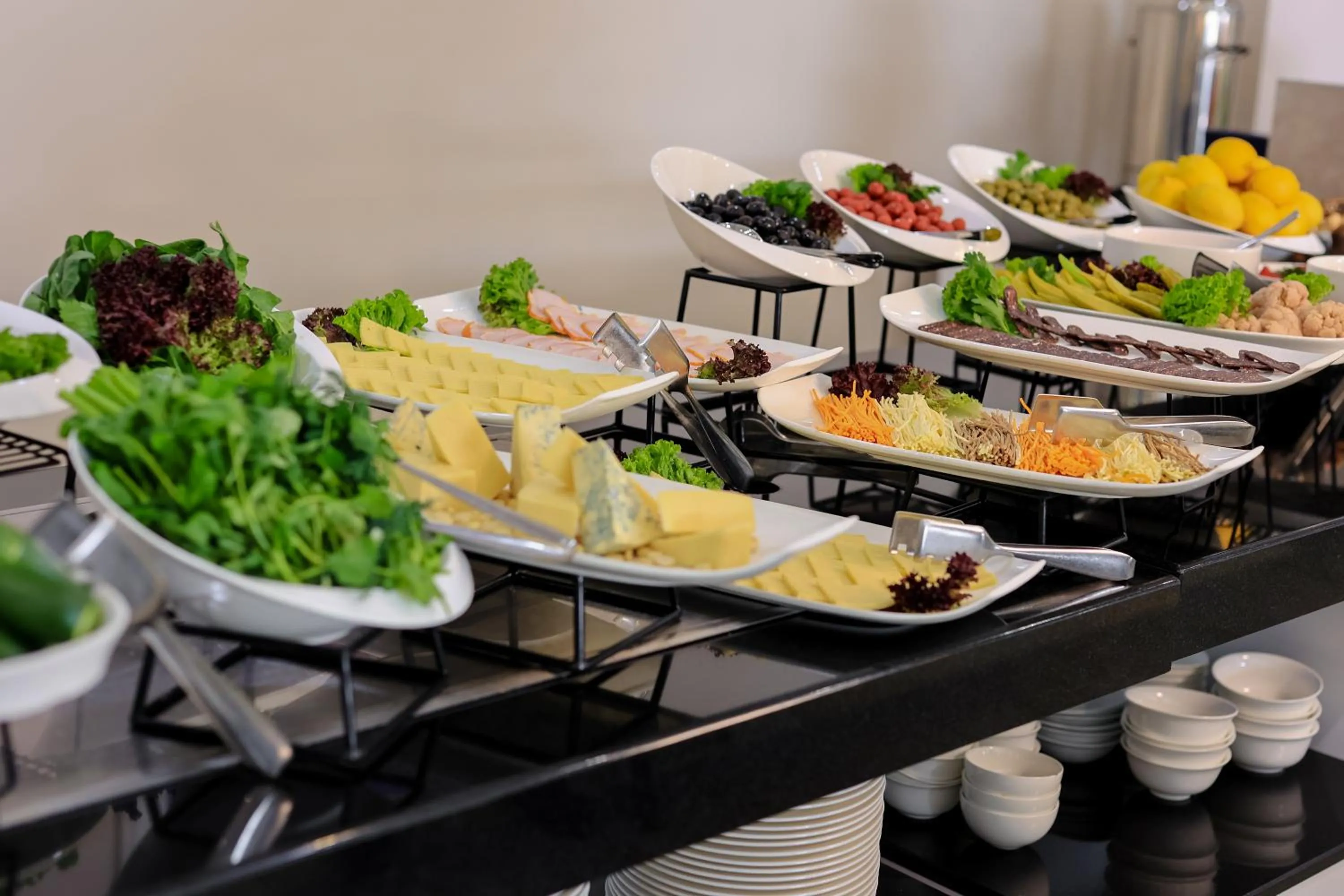 Restaurant/places to eat in Armenia Hotel