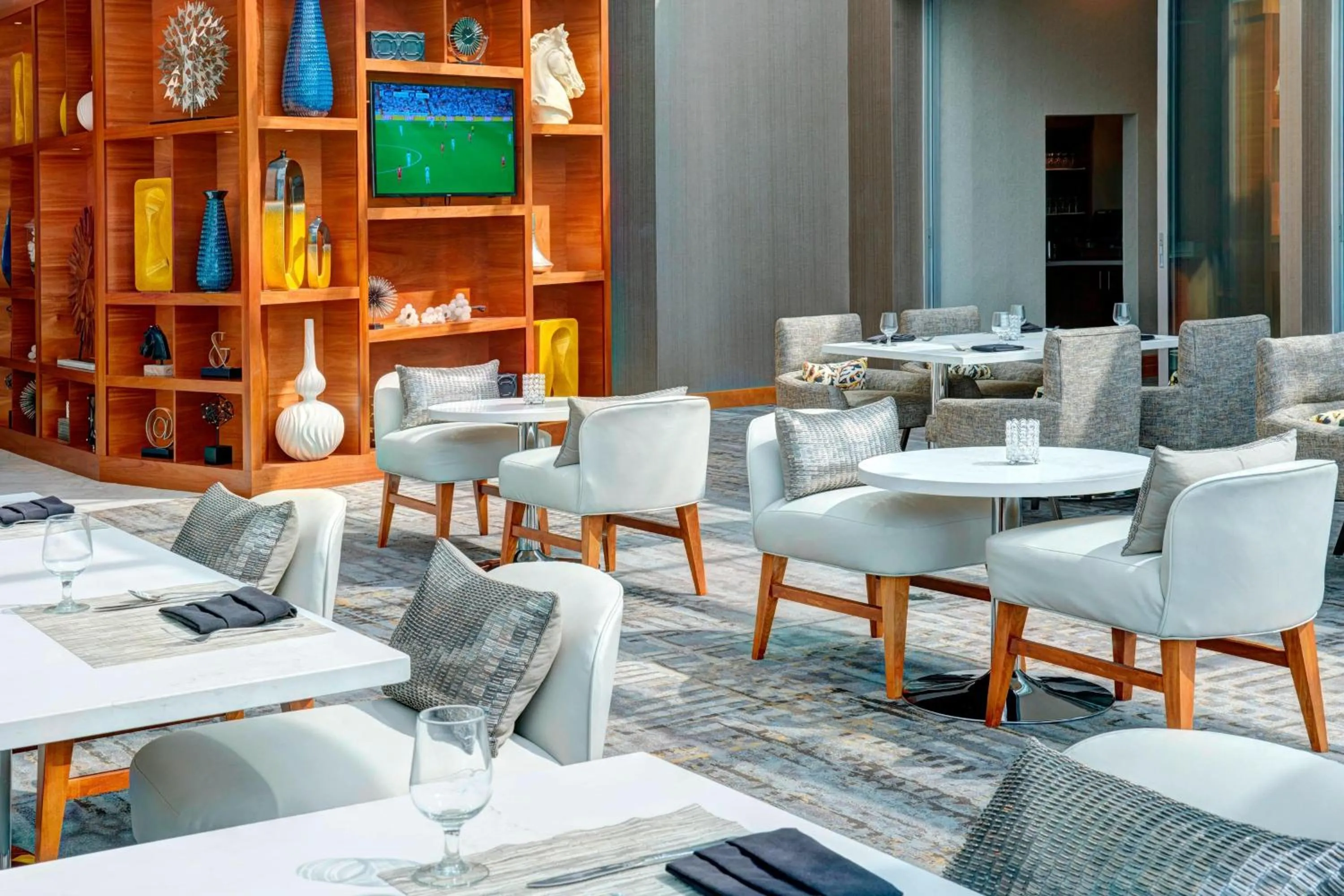 Restaurant/places to eat in Marriott Indianapolis North