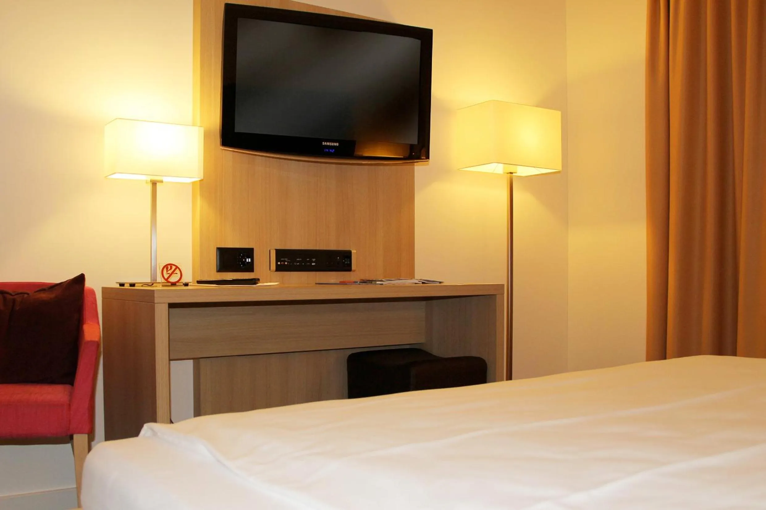 TV and multimedia, Bed in Hotel Höri Inn