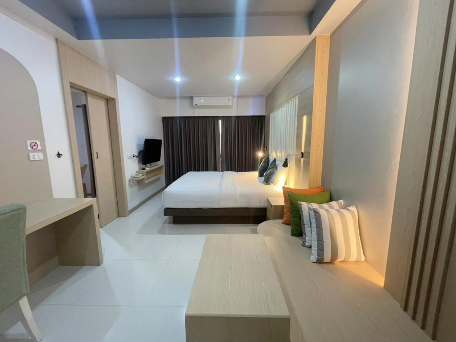 Photo of the whole room, Bed in Bangkok Boutique Resort Rangsit