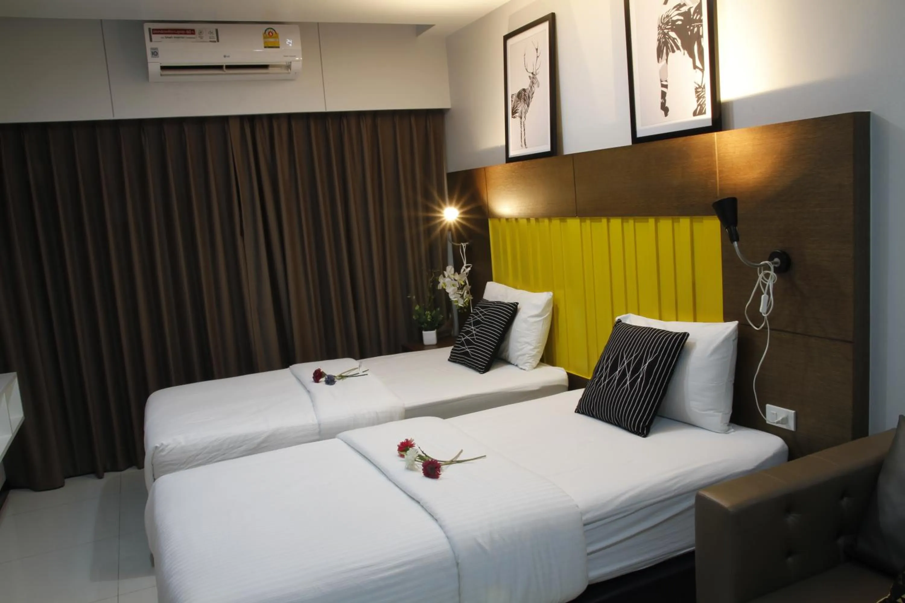 Large Twin Room in Bangkok Boutique Resort Rangsit