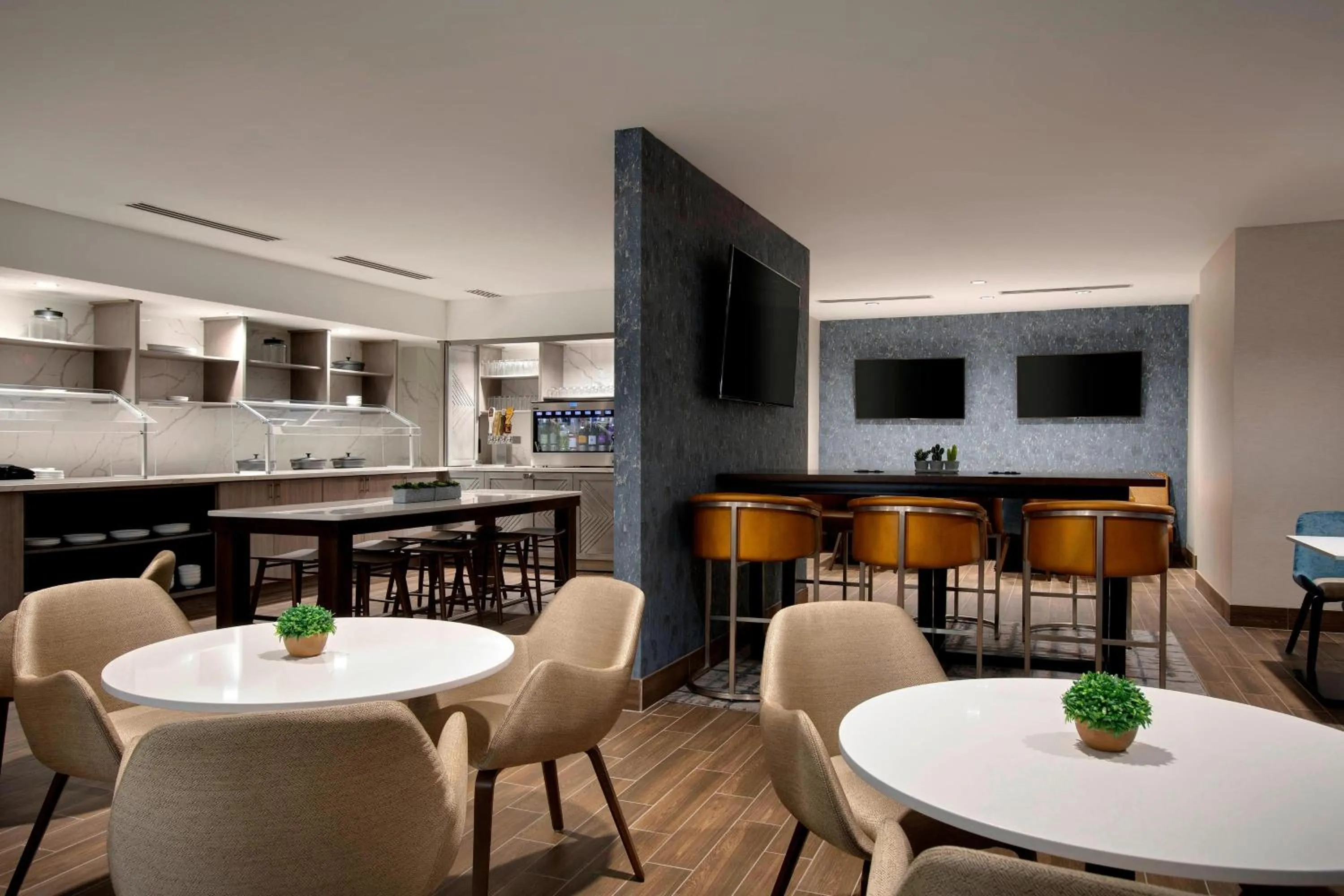 Lounge or bar in Winston-Salem Marriott