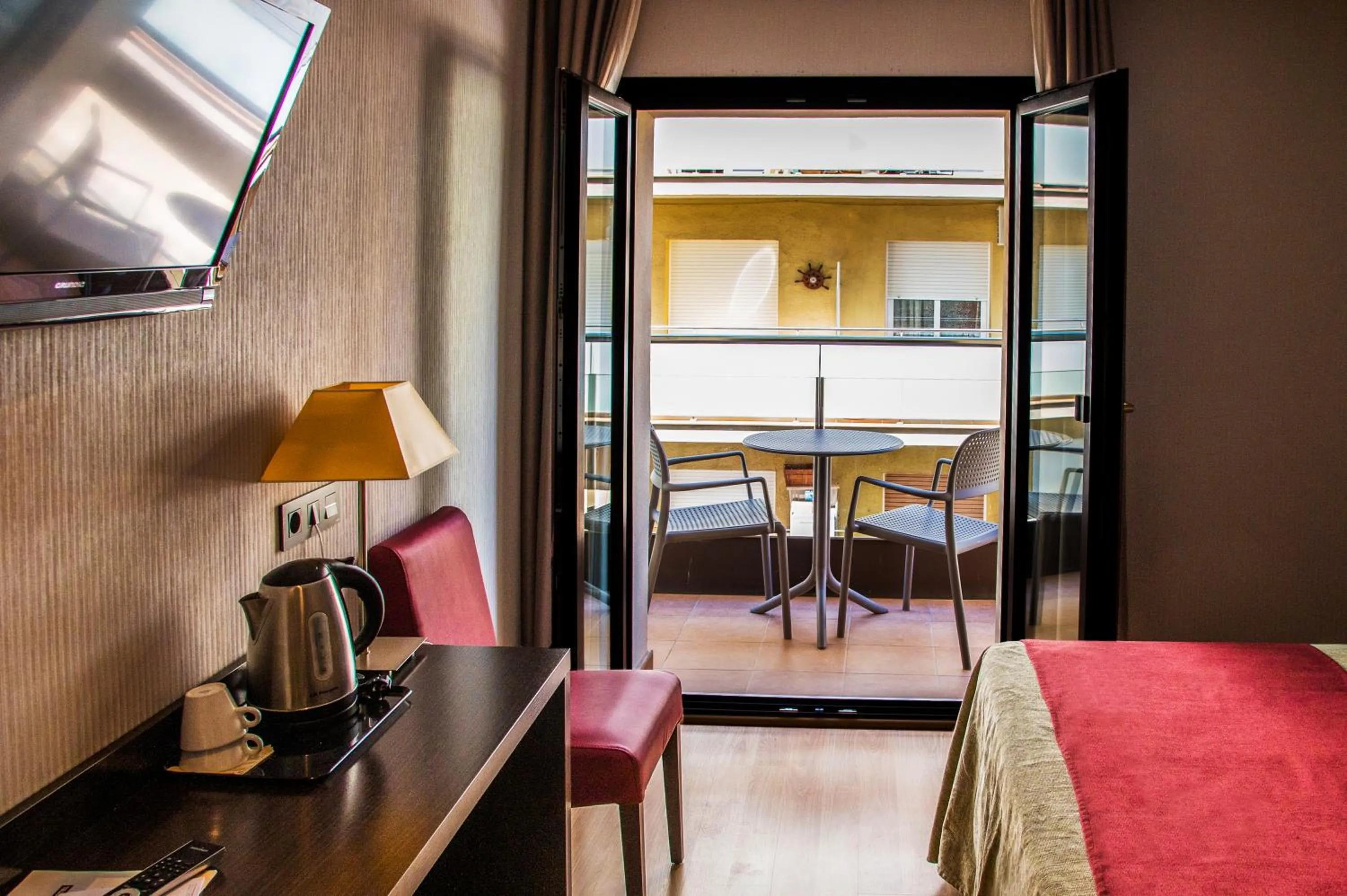 View (from property/room), Bed in Petit Palau - Adults Only