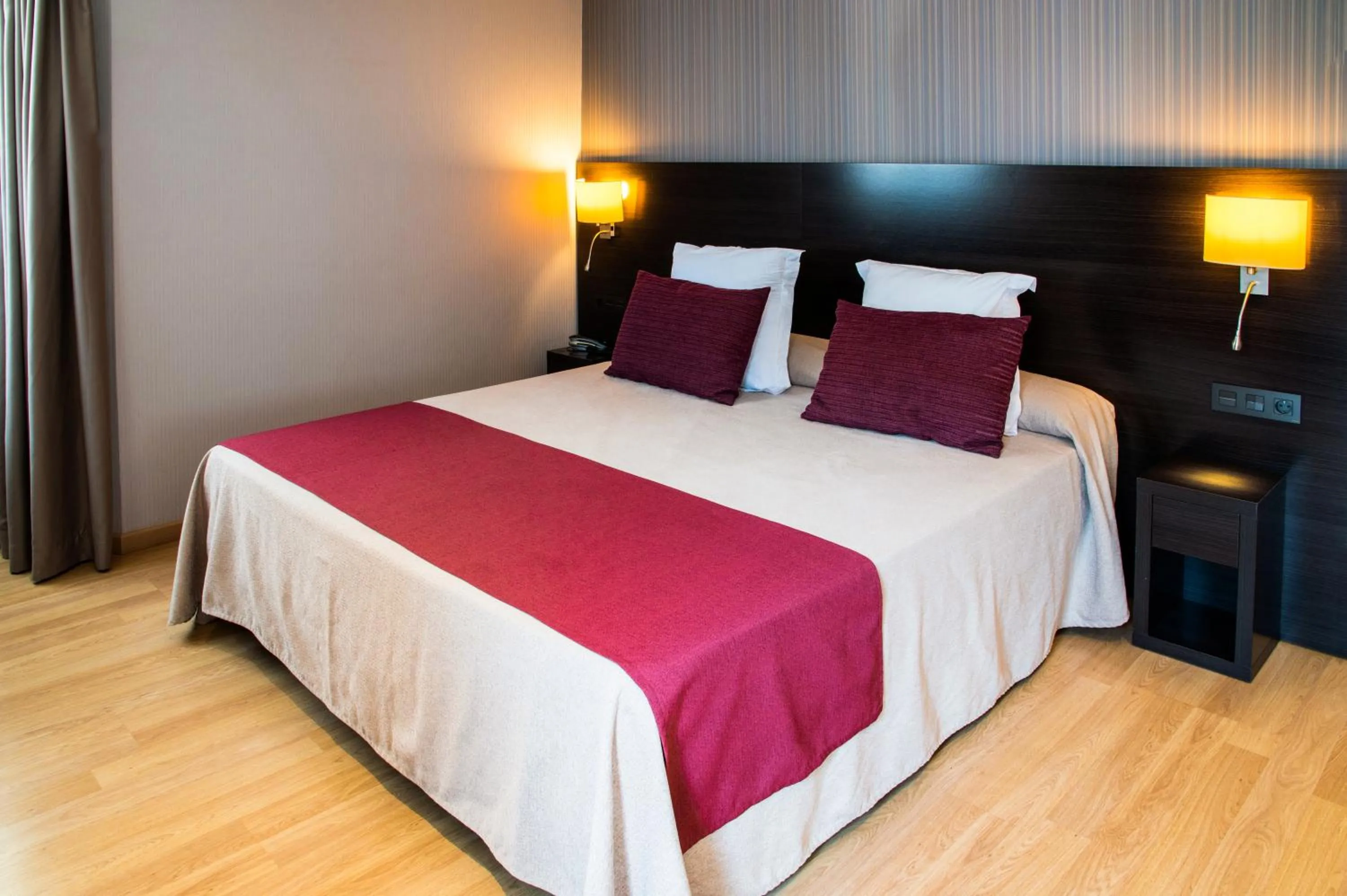 Bedroom, Bed in Petit Palau - Adults Only