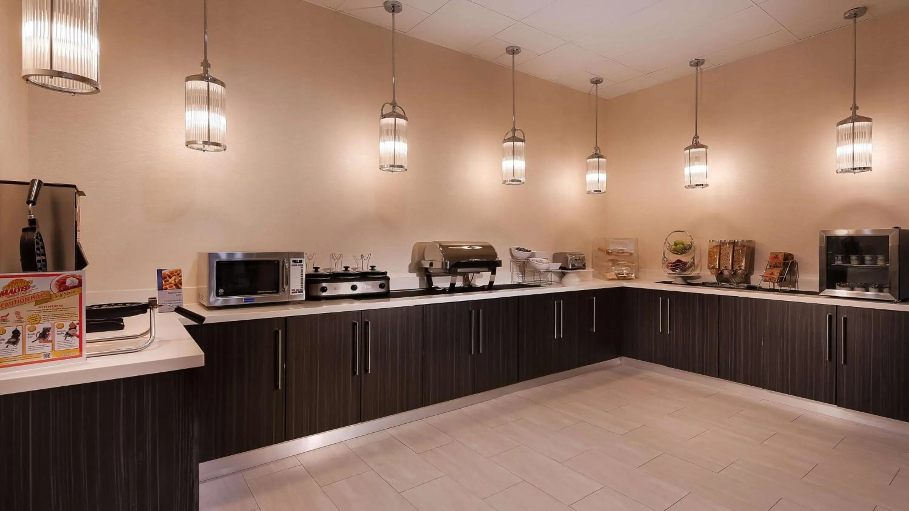 Breakfast in Best Western Plus Executive Residency Baytown