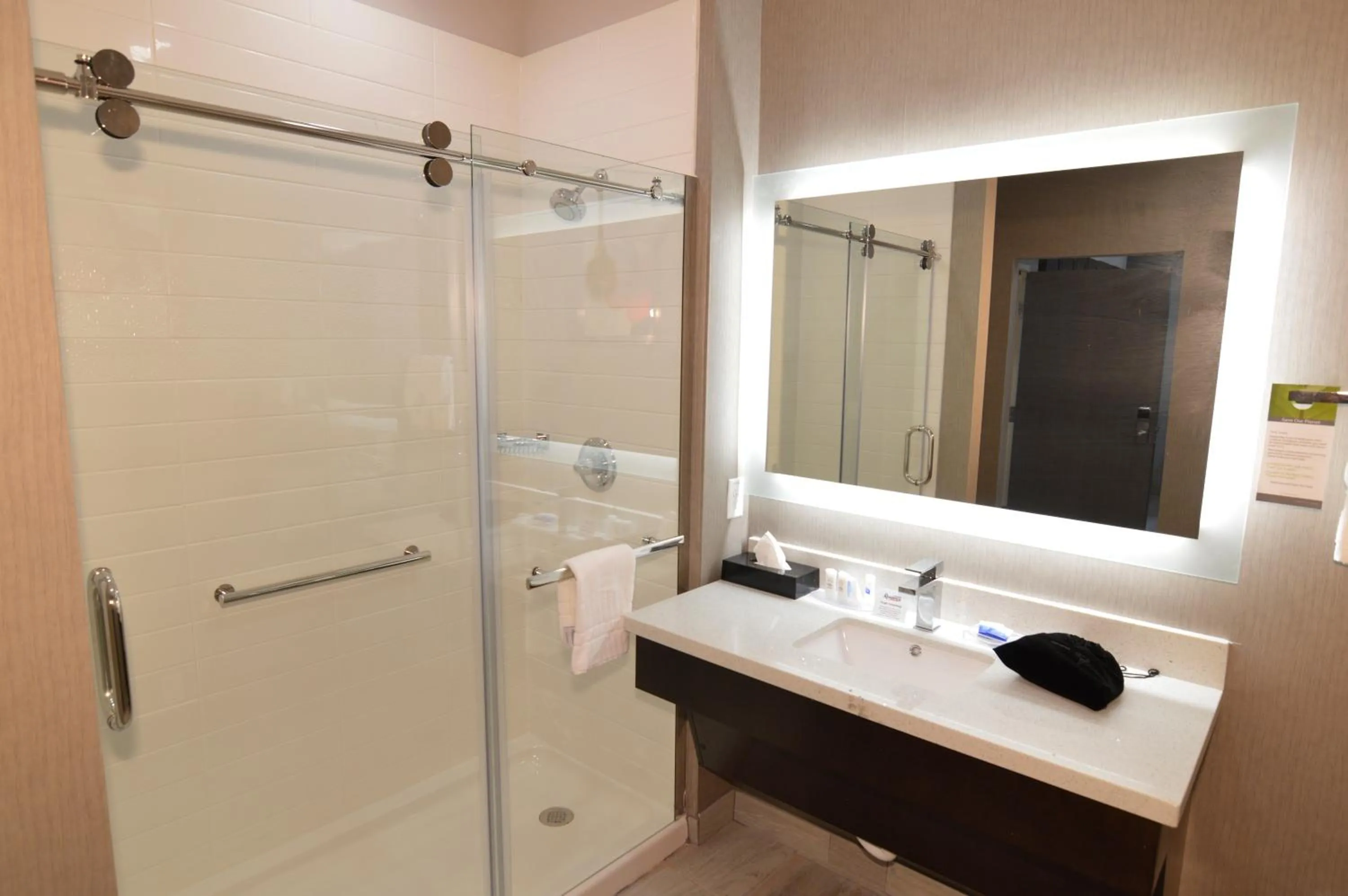 Bathroom in Best Western Plus Executive Residency Baytown