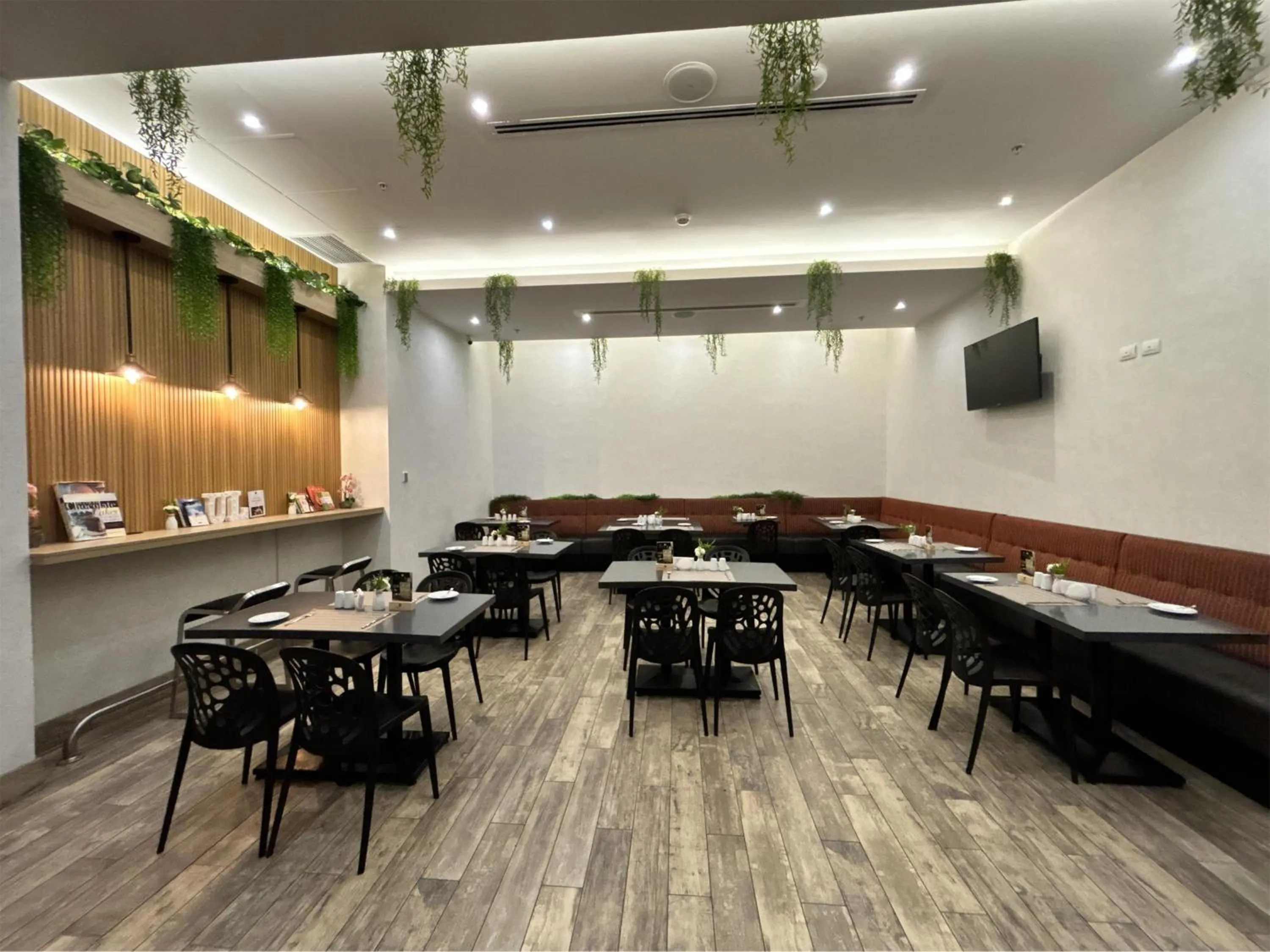 Restaurant/places to eat in Best Western Plus Urban Larco Hotel