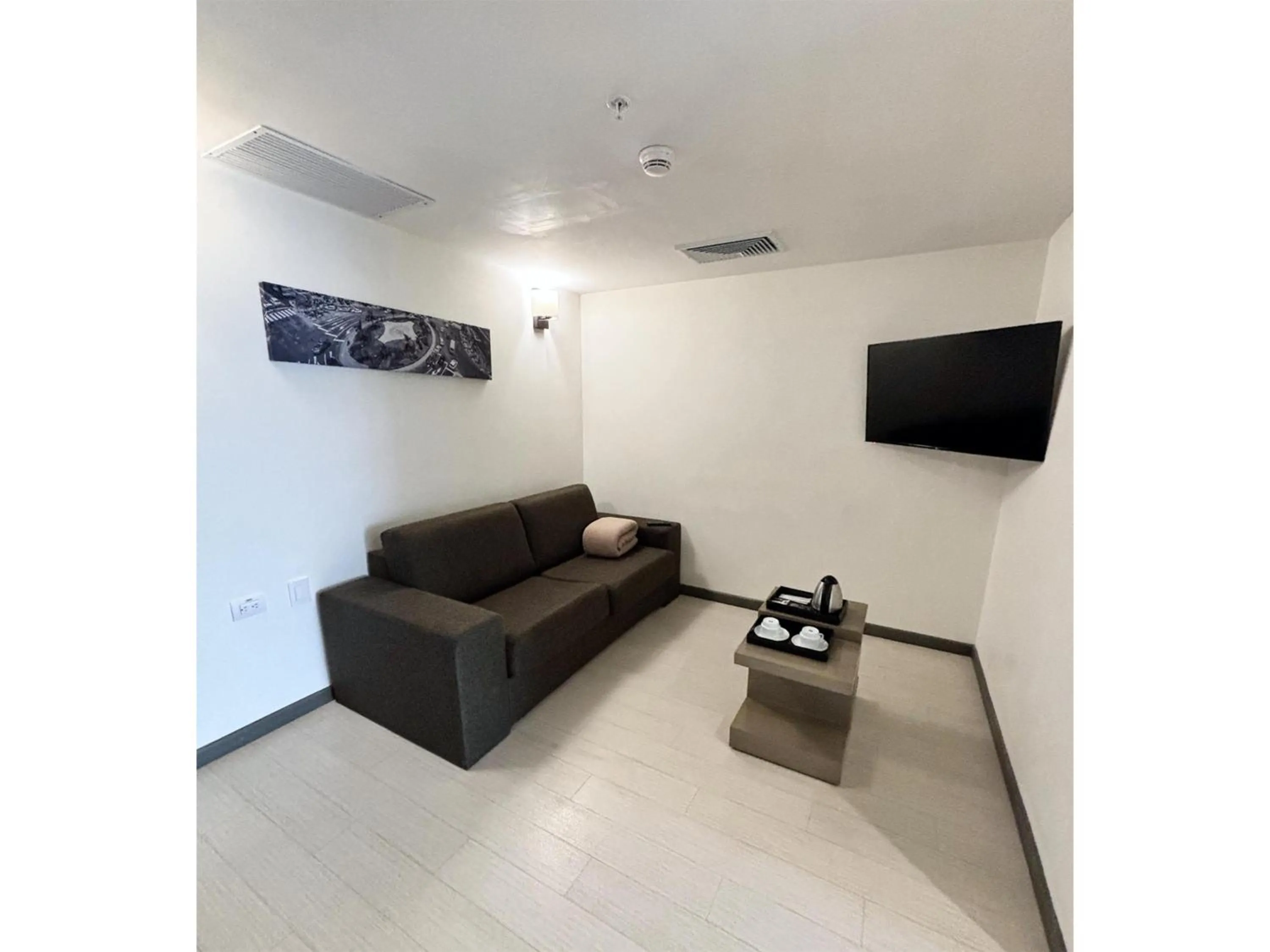 Photo of the whole room in Best Western Plus Urban Larco Hotel