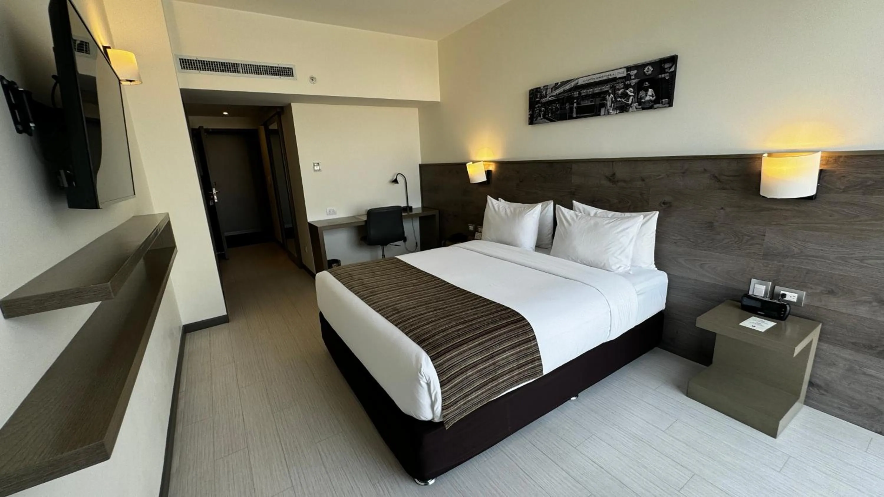 Bed in Best Western Plus Urban Larco Hotel