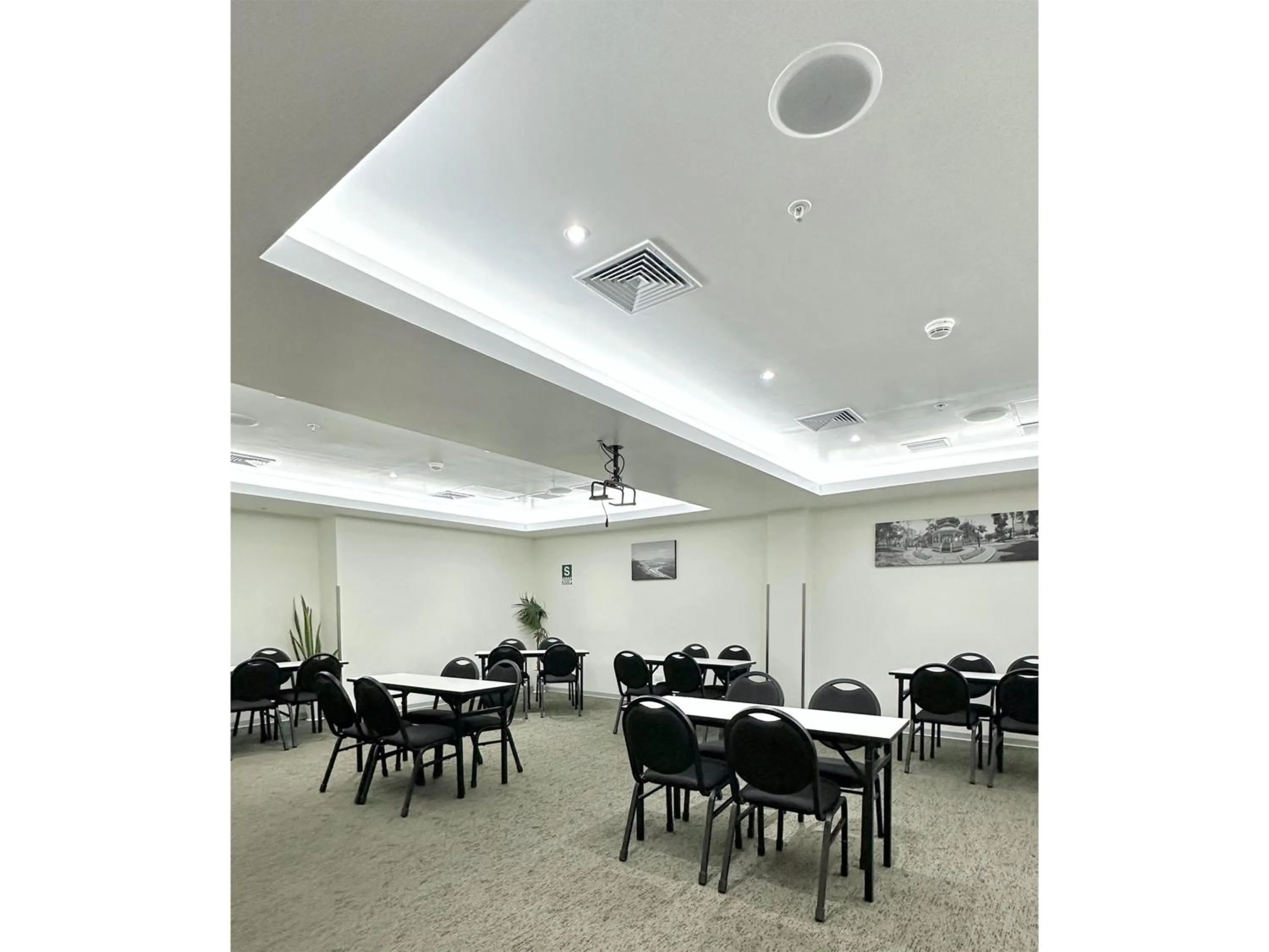 Meeting/conference room in Best Western Plus Urban Larco Hotel