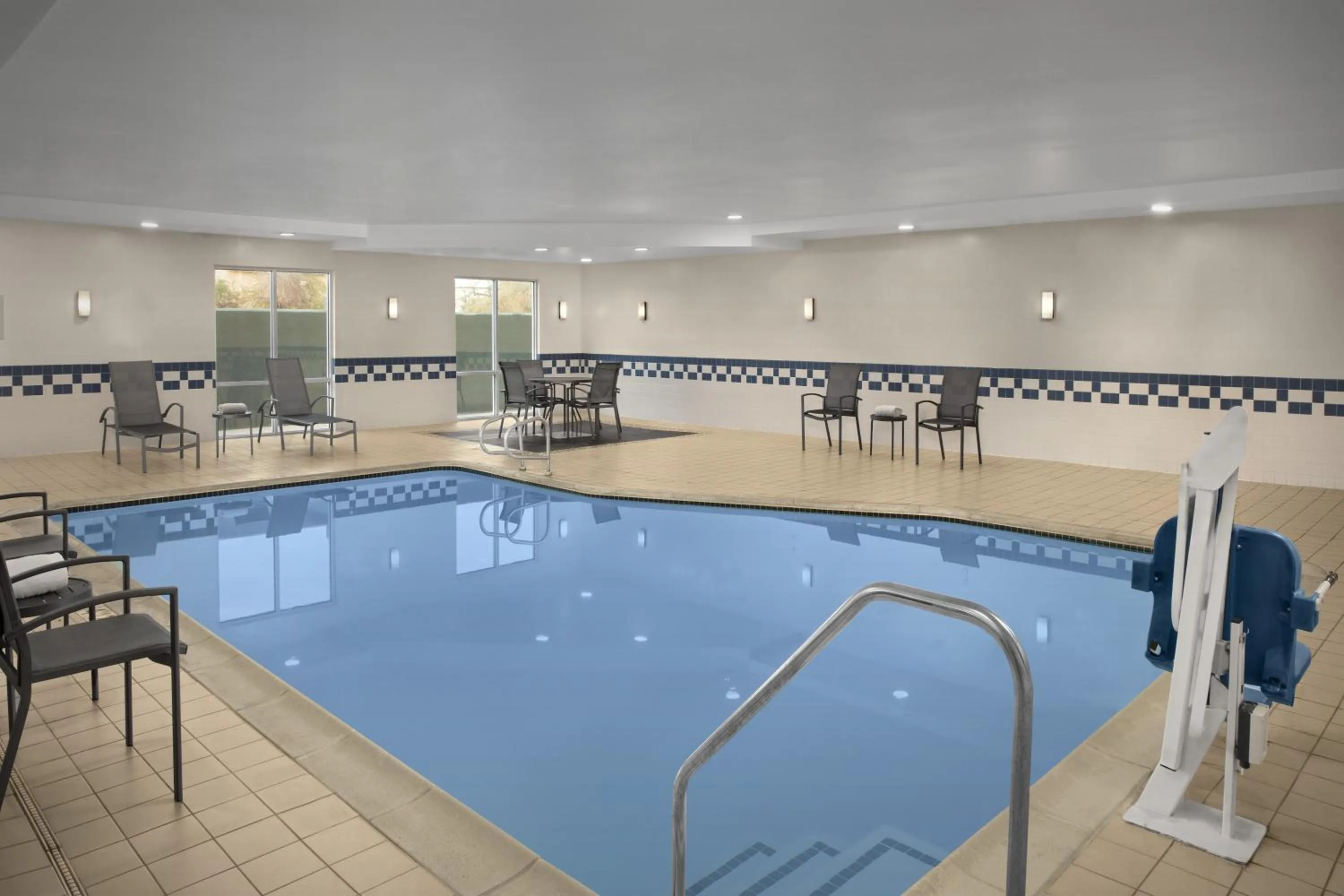 Swimming pool in Fairfield Inn & Suites El Centro