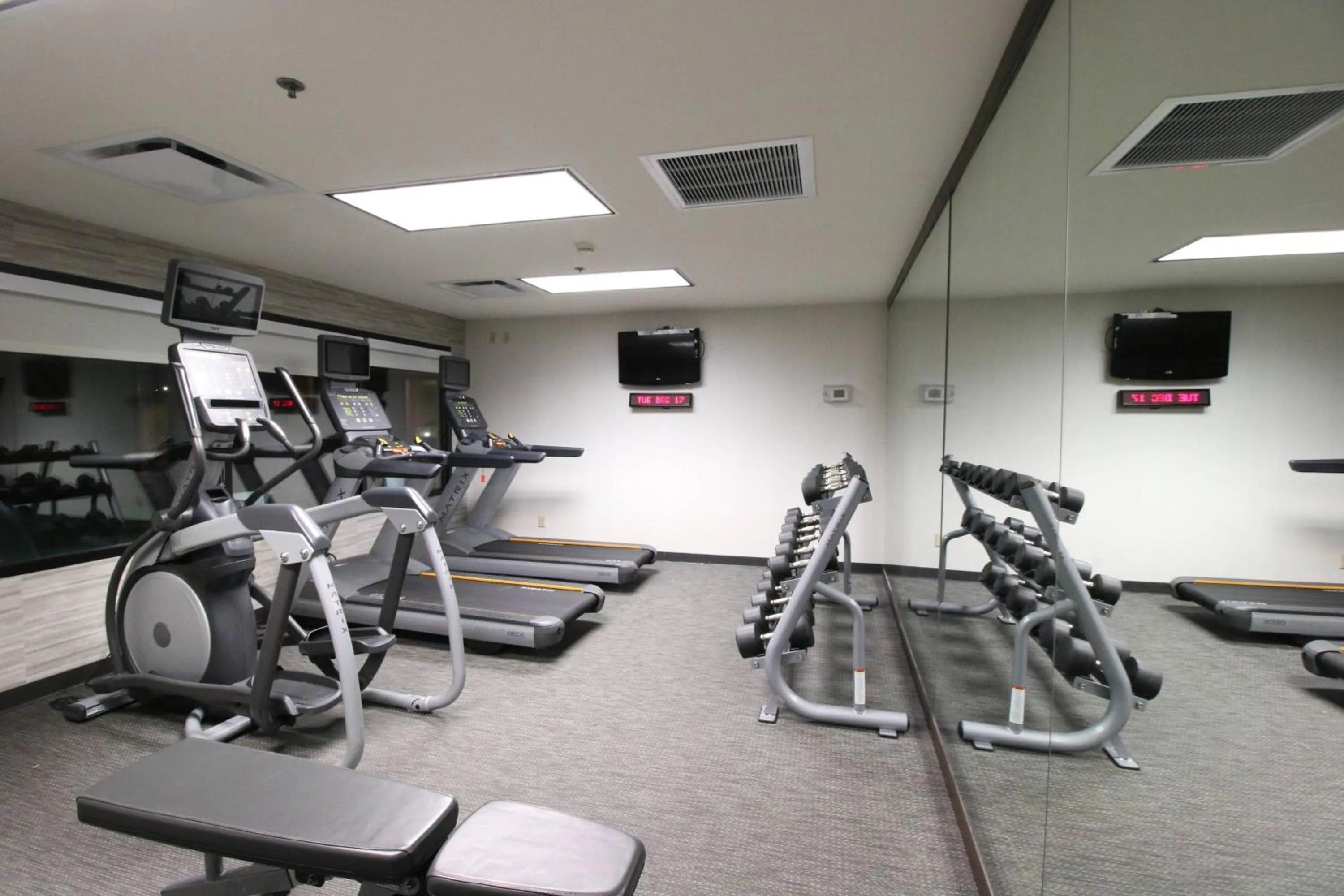 Fitness centre/facilities in Courtyard by Marriott Indianapolis South