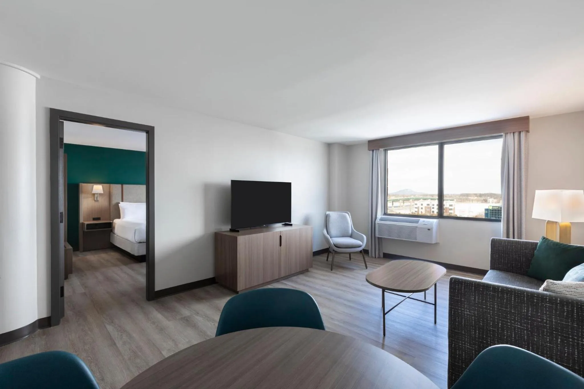 Photo of the whole room, Bed in Holiday Inn St-Jean-sur-Richelieu Congrès by IHG