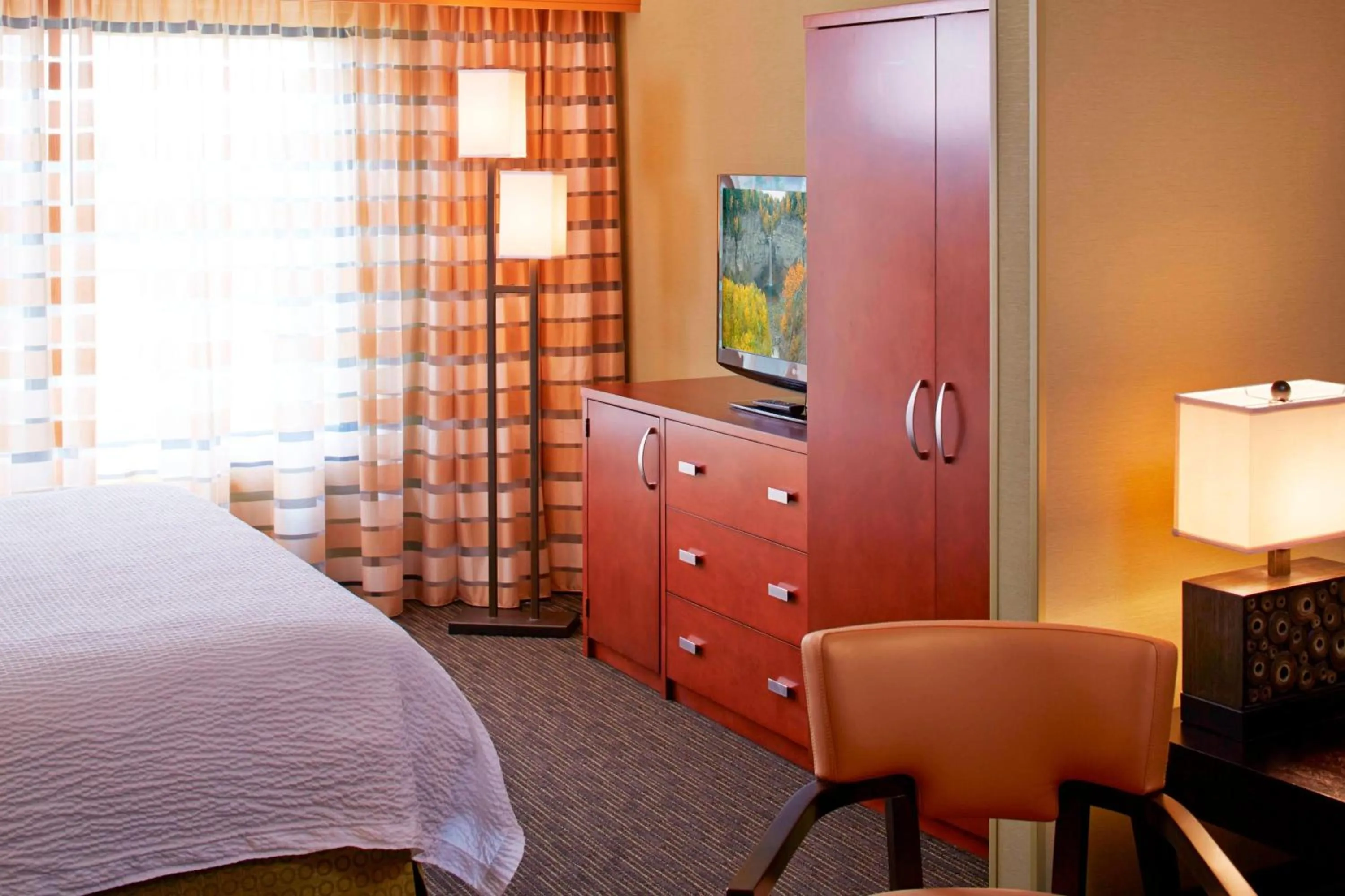 Bedroom, Bed in Courtyard by Marriott Ithaca Airport/University