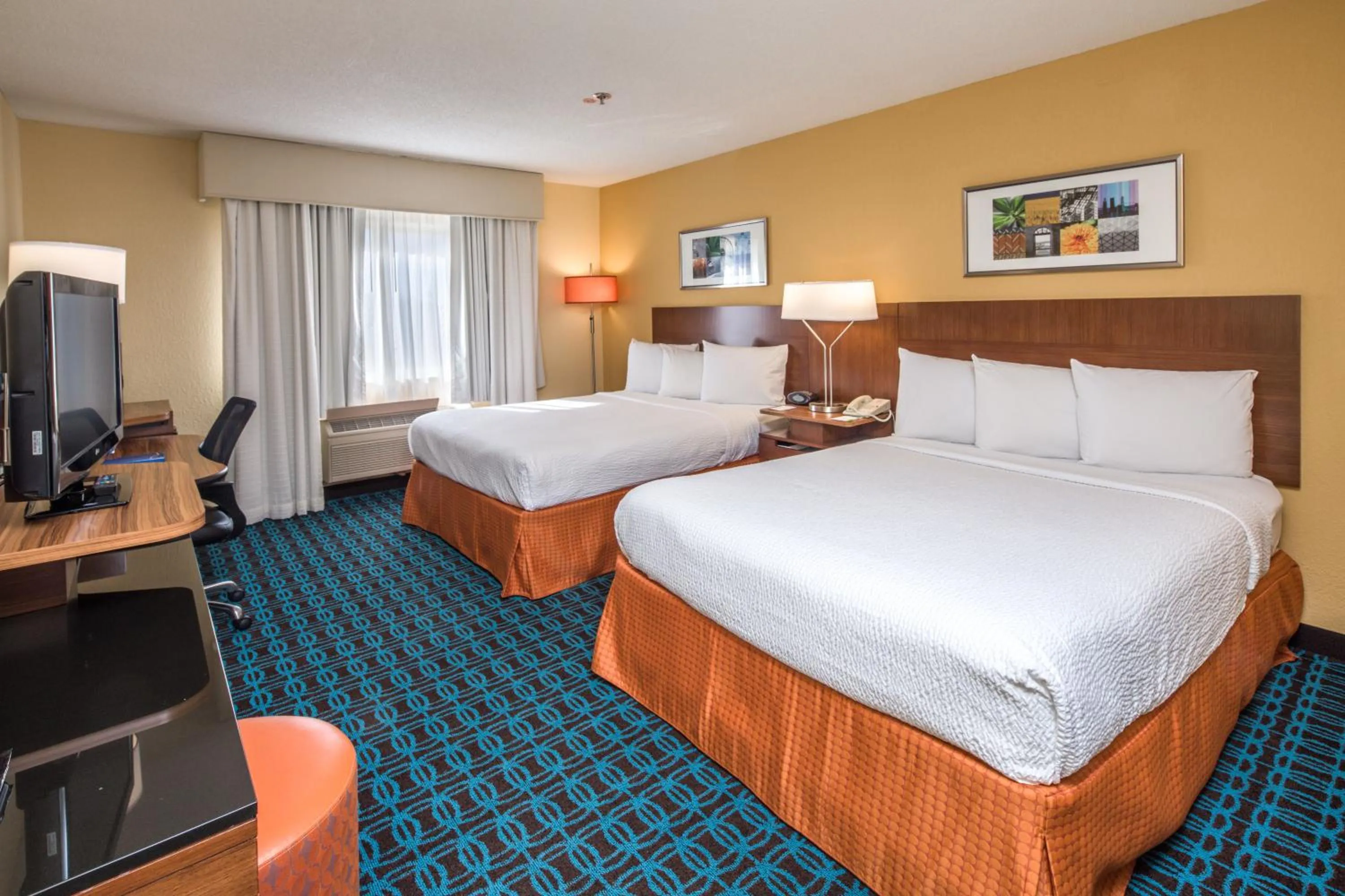 TV and multimedia, Bed in Fairfield Inn & Suites Jacksonville Airport