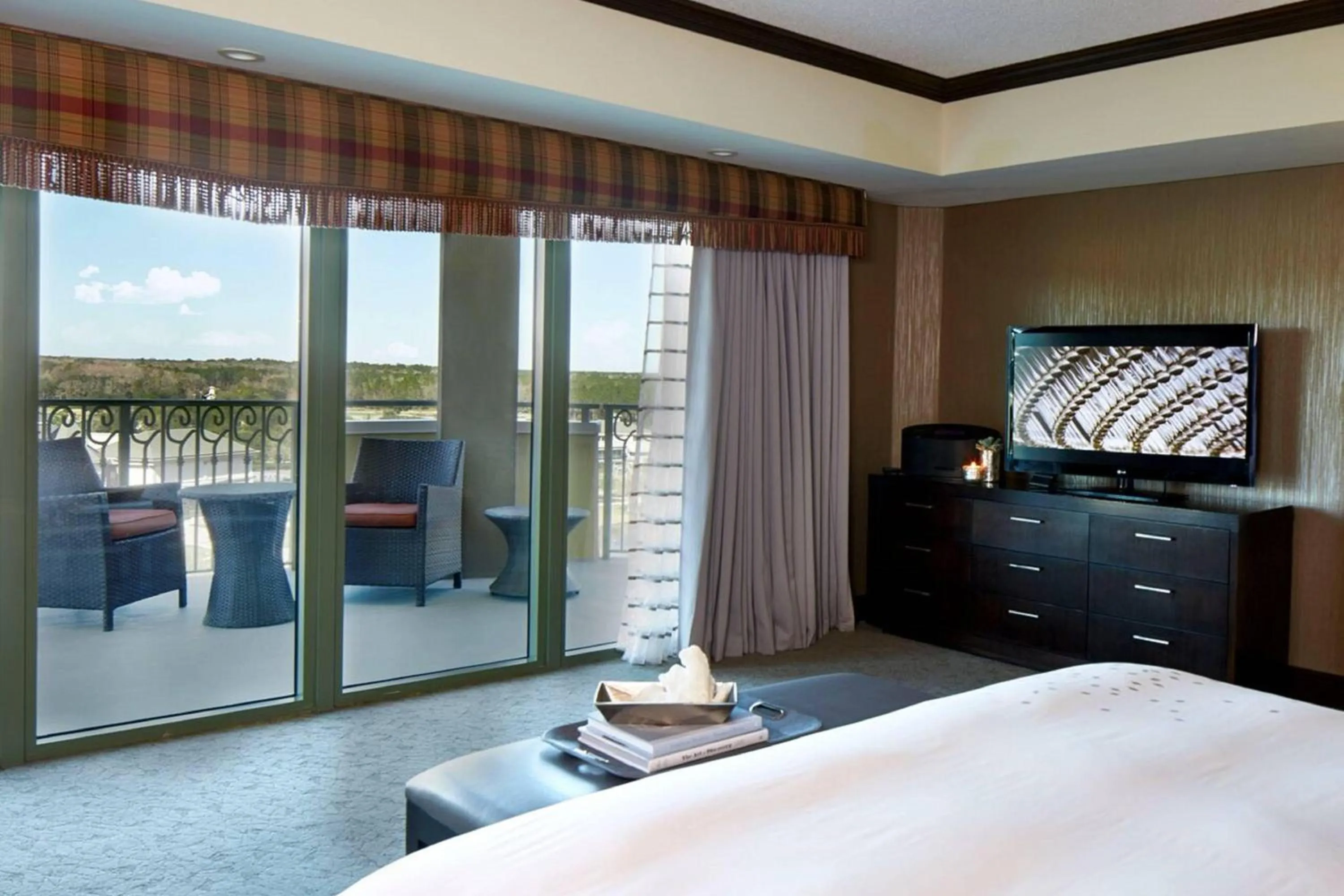 Photo of the whole room, Bed in World Golf Village Renaissance St. Augustine Resort