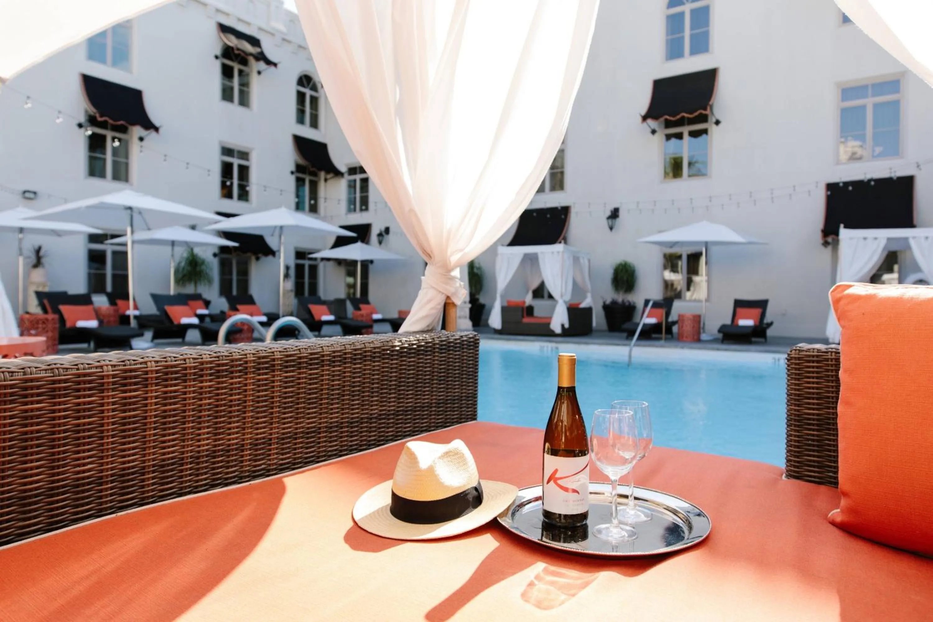 Swimming pool in Casa Monica Resort & Spa, Autograph Collection