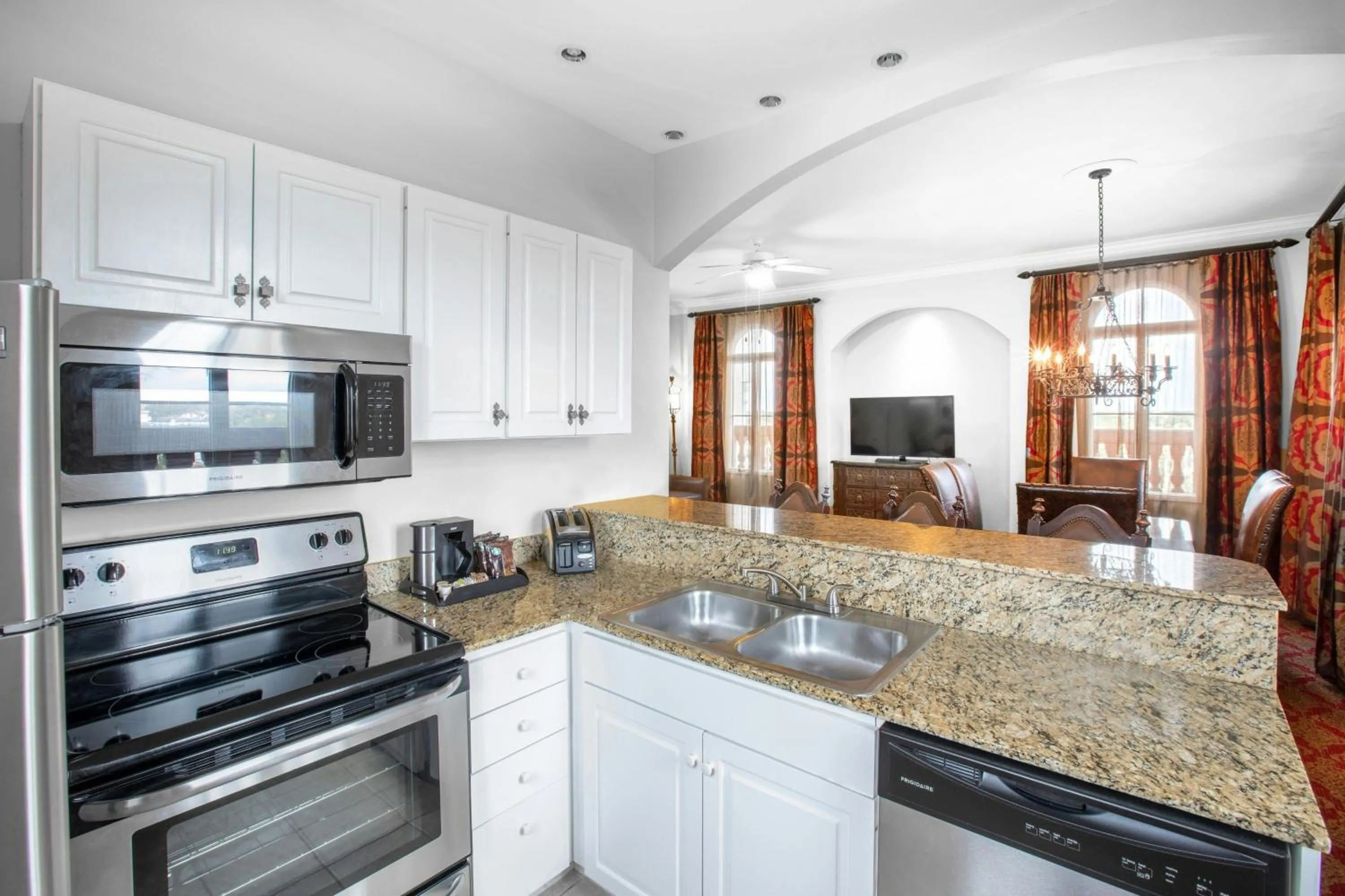 Kitchen or kitchenette in Casa Monica Resort & Spa, Autograph Collection