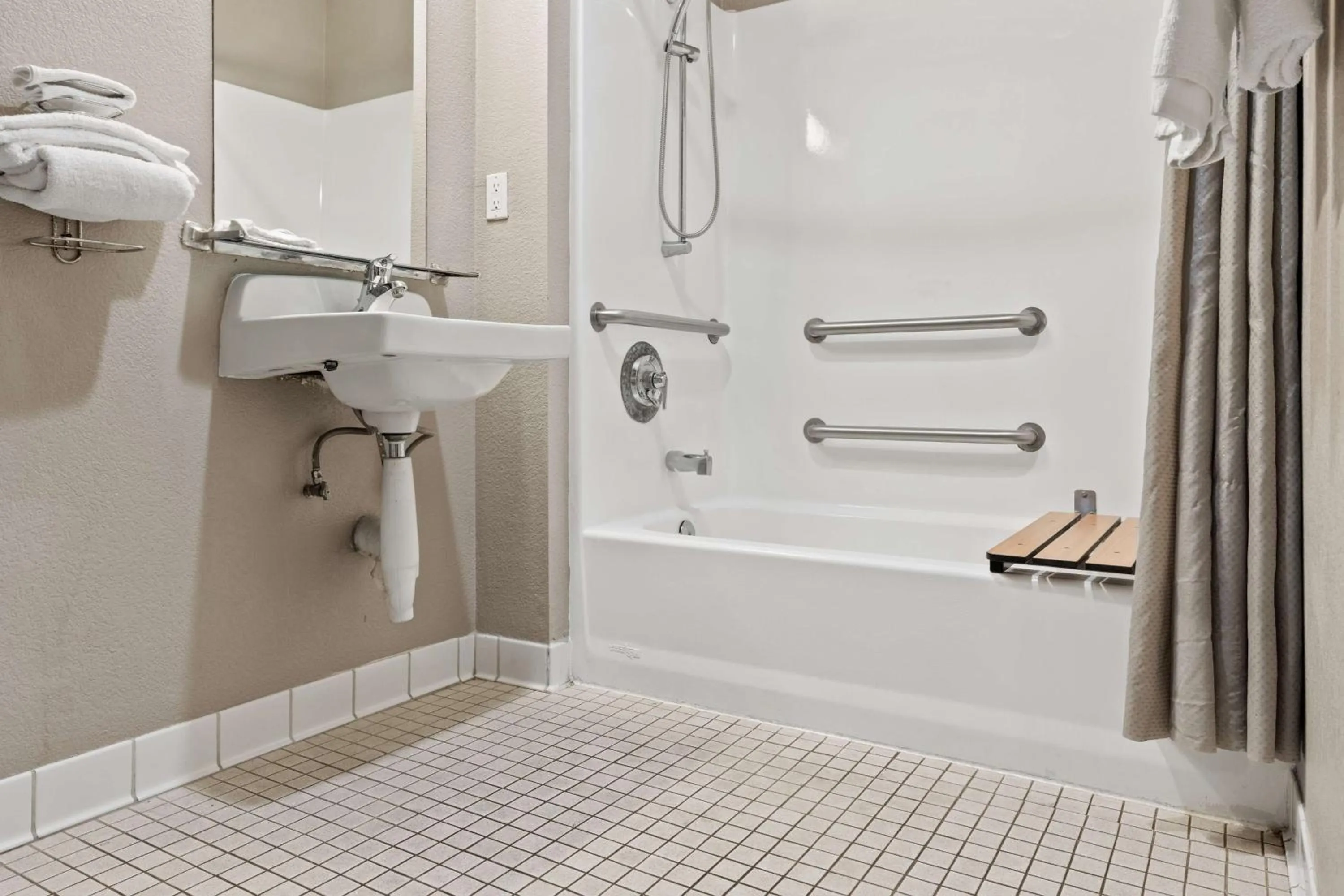 Bathroom in Motel 6-Ventura, CA - Beach