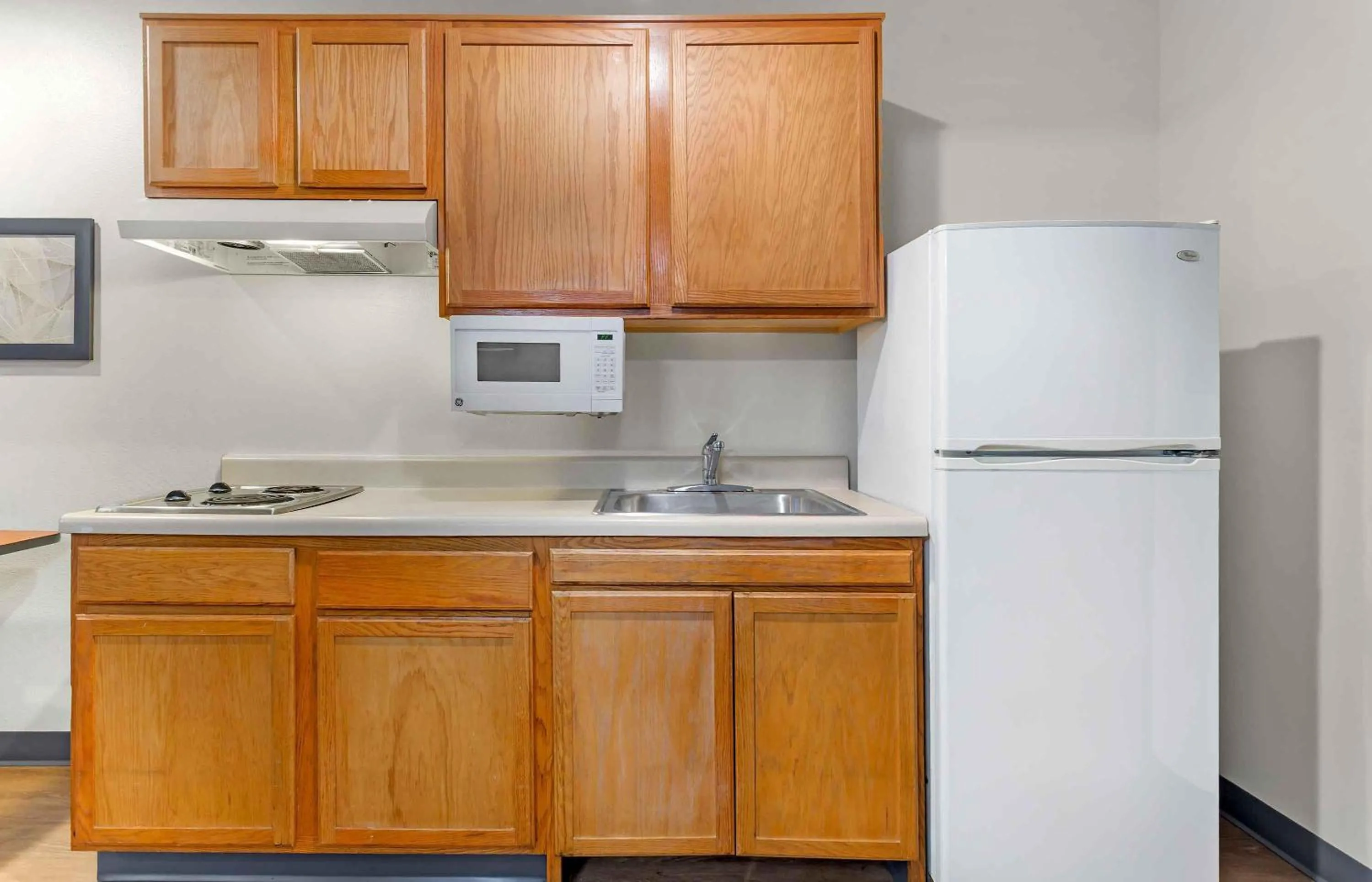 Kitchen or kitchenette in Extended Stay America Select Suites - Fort Myers