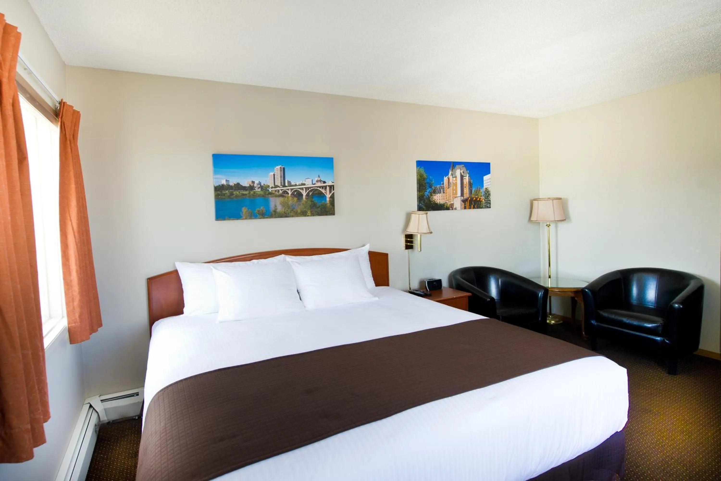 Bed in Riviera Motor Inn