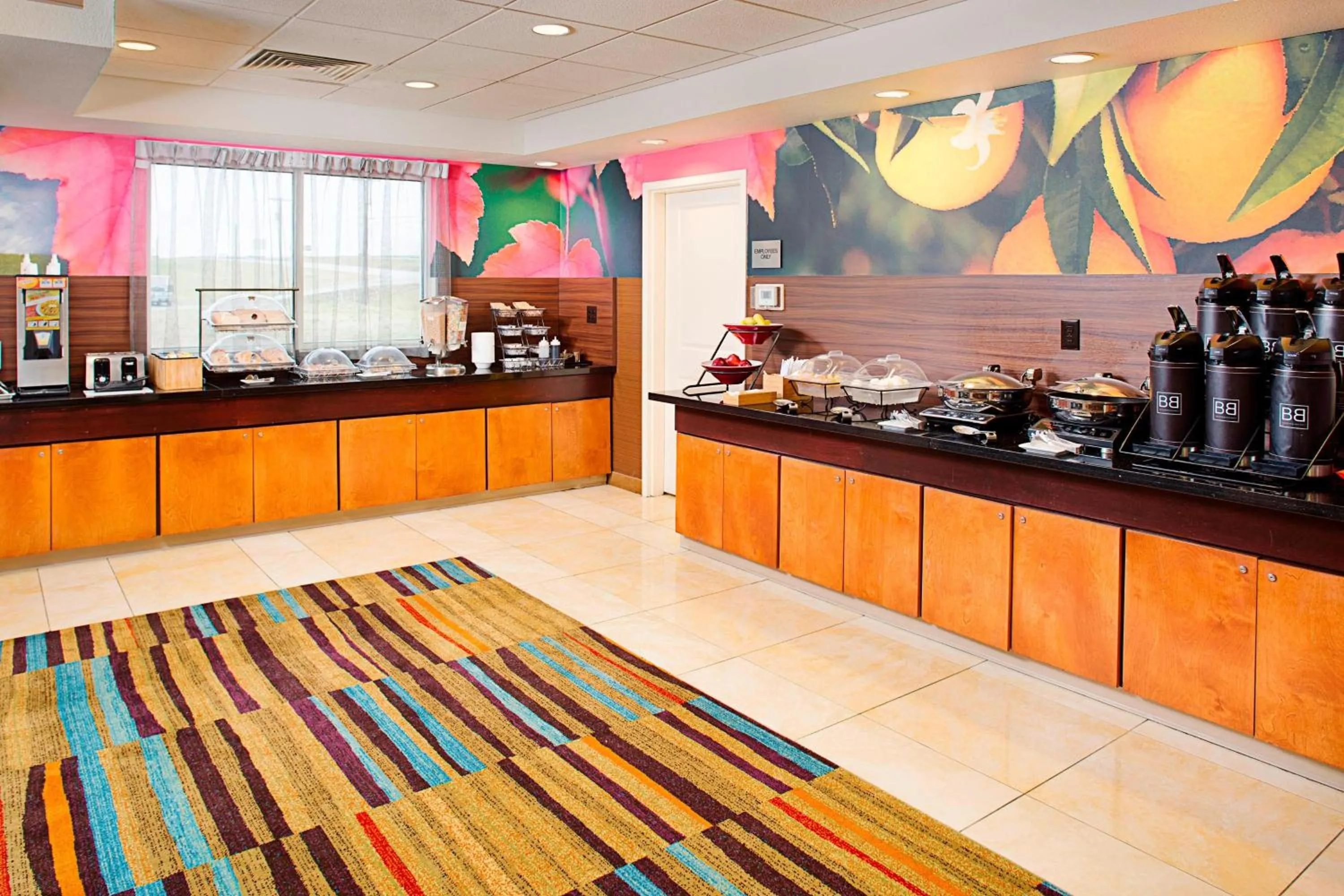 Breakfast in Fairfield Inn & Suites by Marriott Jonesboro