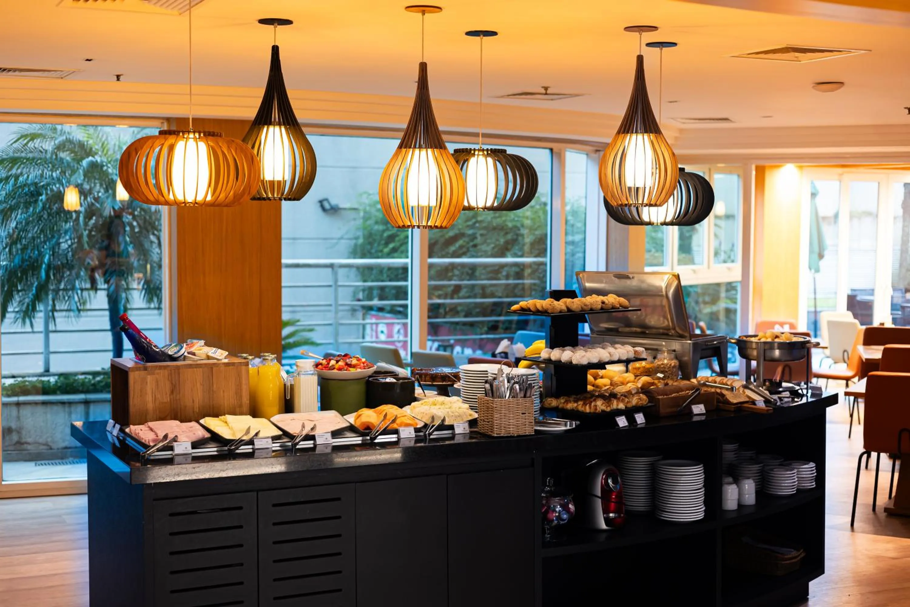 Restaurant/places to eat in Comfort Ibirapuera