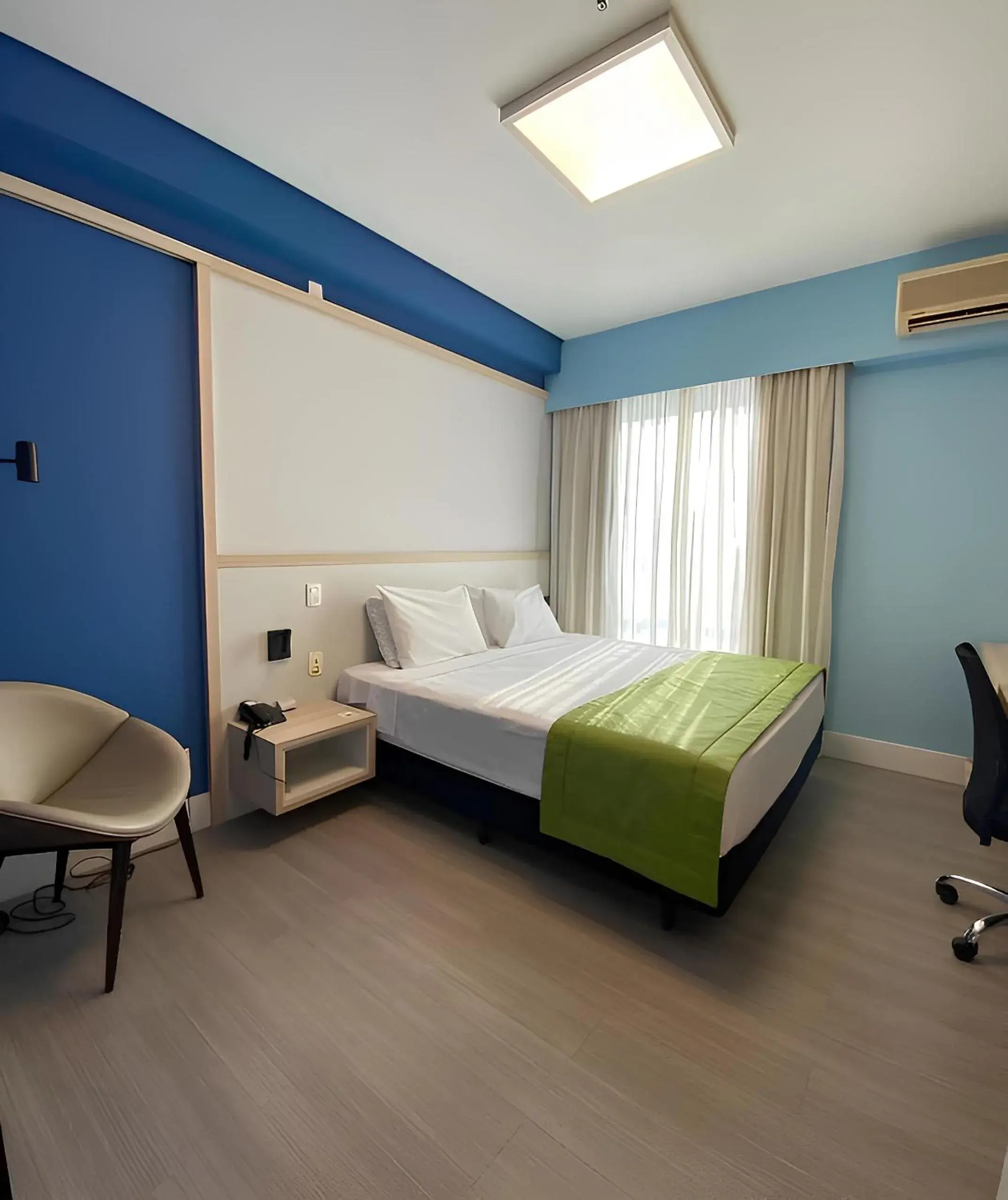 Queen Room - single occupancy - Disability Access in Comfort Ibirapuera Queen Room - single occupancy - Disability Access in Comfort Ibirapuera