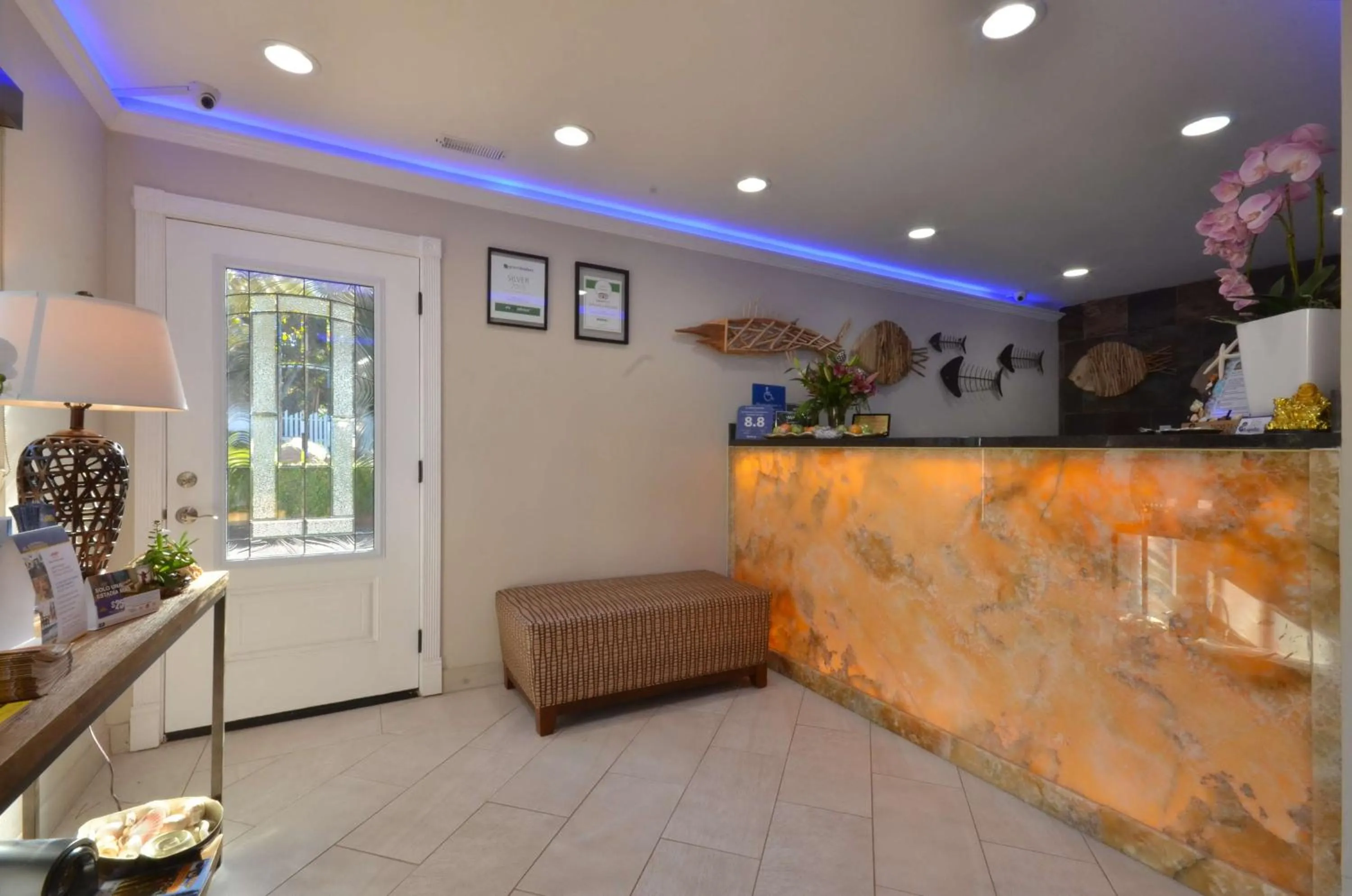 Lobby or reception in Best Western The Inn & Suites Pacific Grove