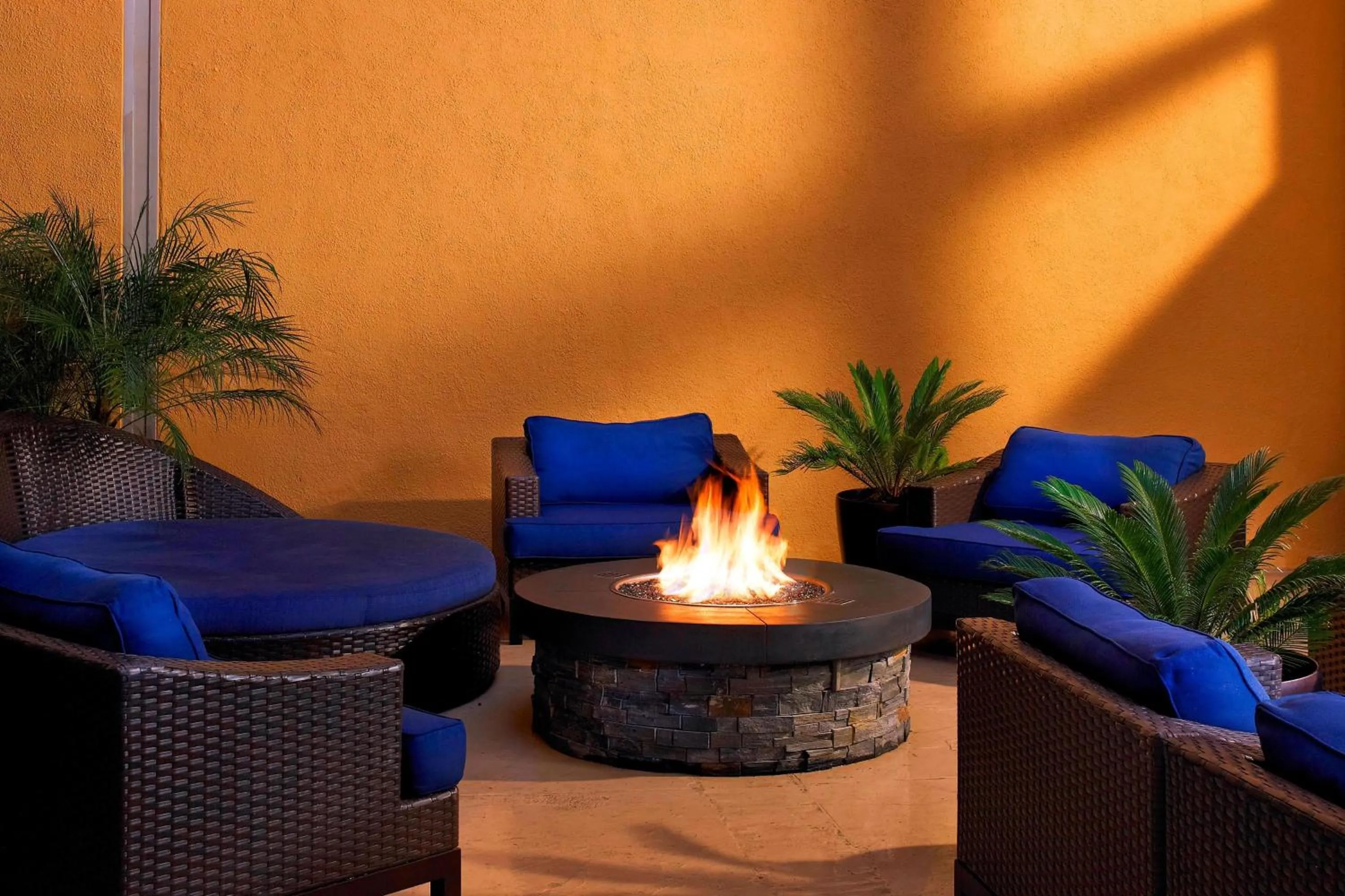 Lounge or bar in Sheraton Agoura Hills Hotel