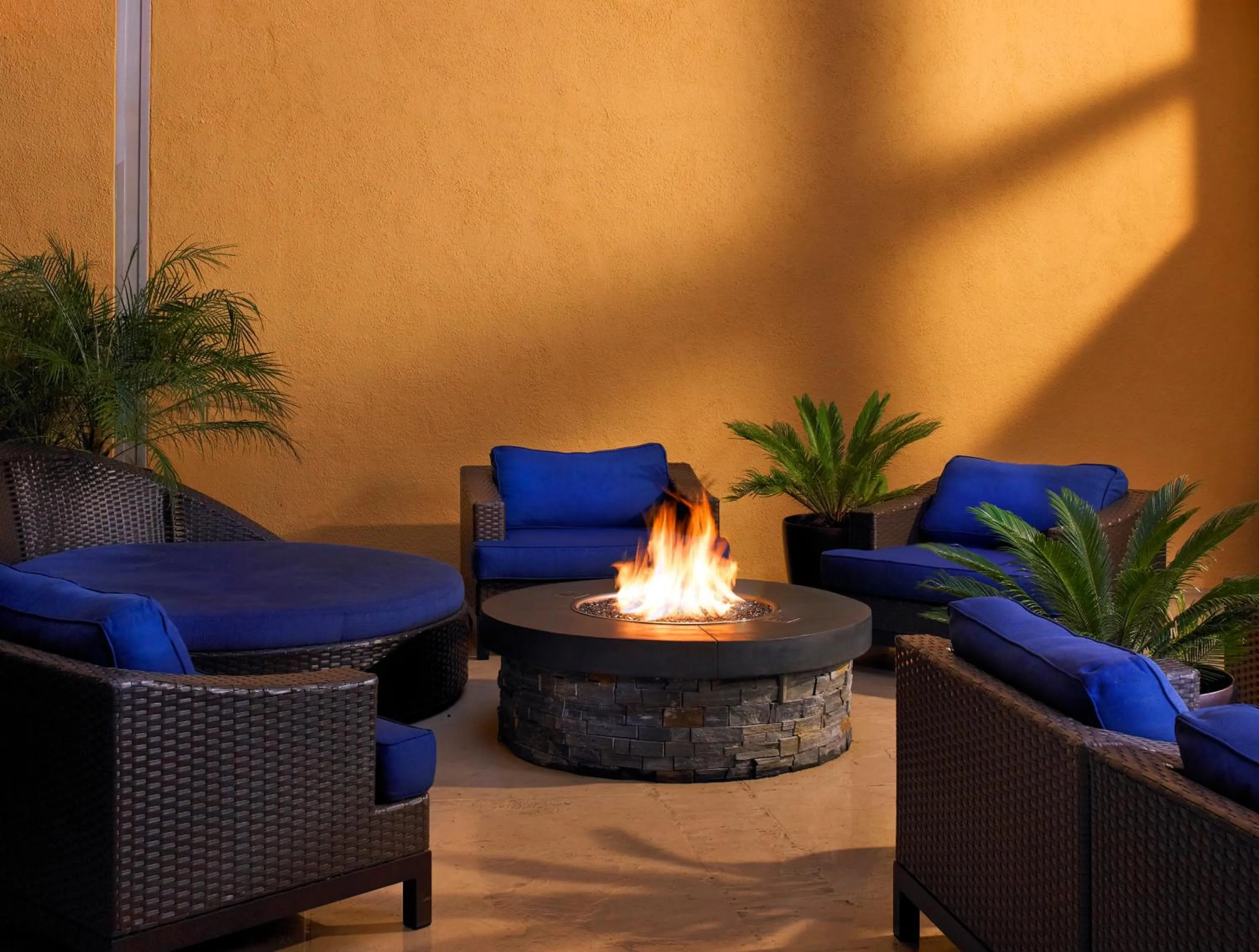 Seating area in Sheraton Agoura Hills Hotel