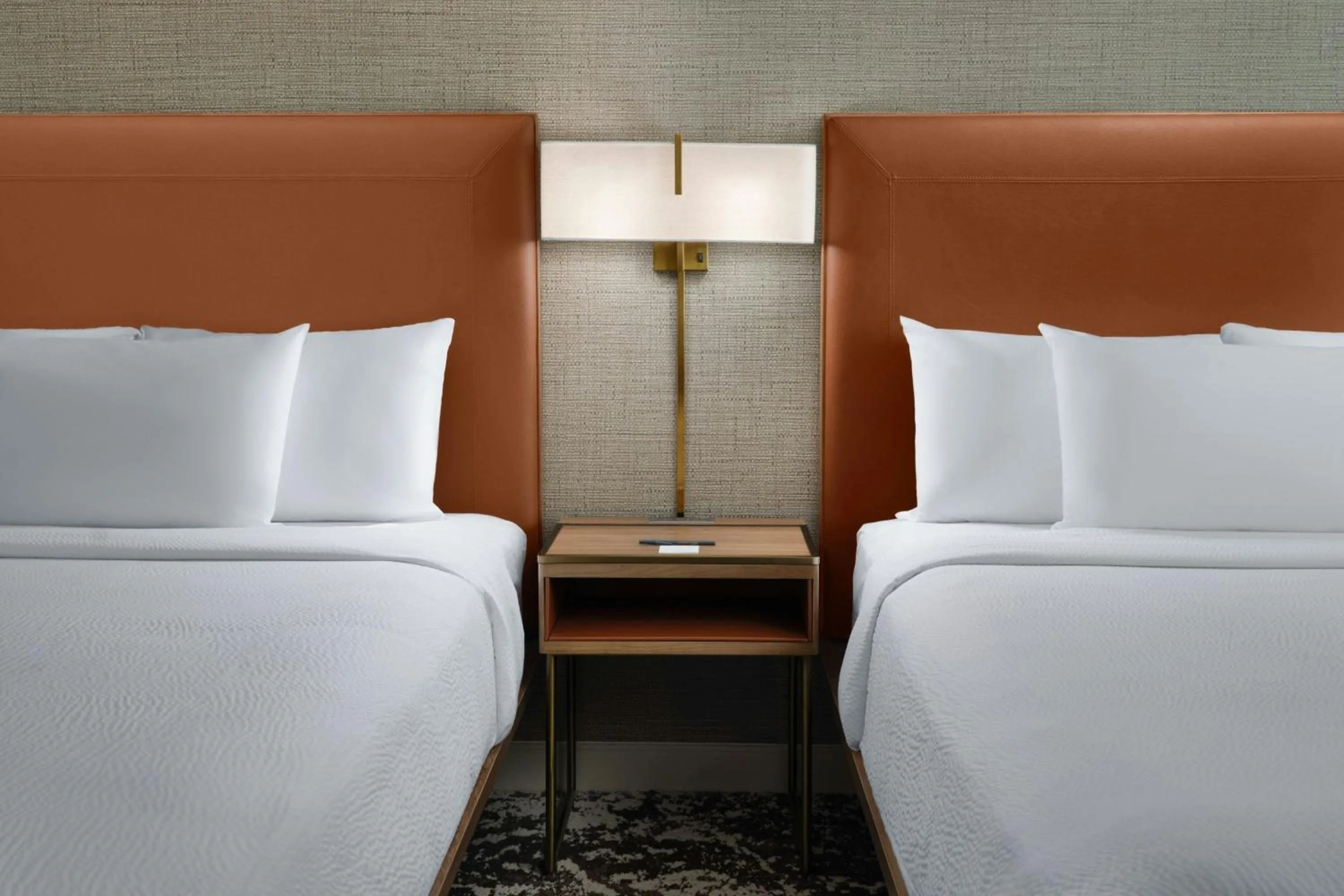 Photo of the whole room, Bed in Courtyard by Marriott Los Angeles Pasadena Old Town