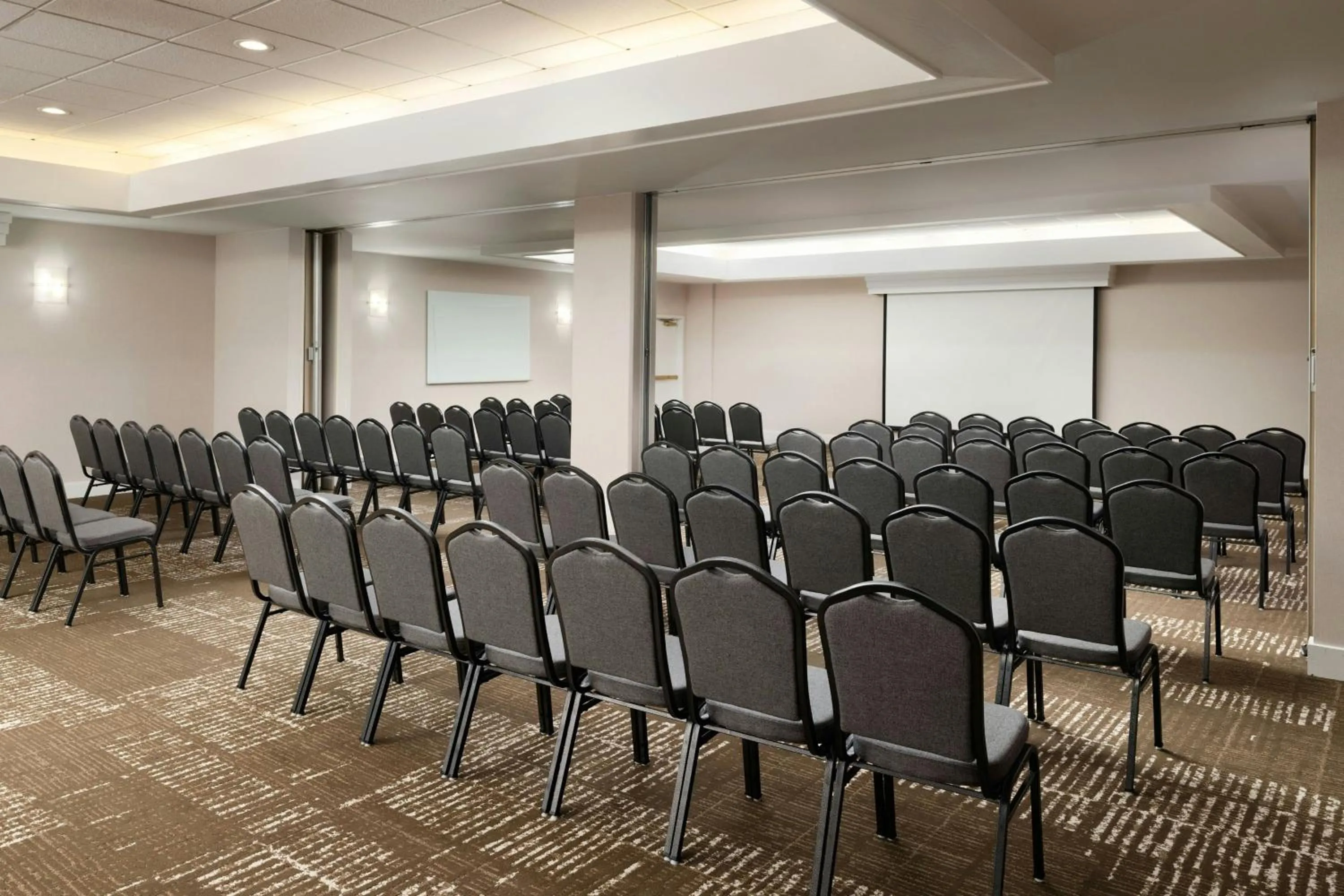 Meeting/conference room in Courtyard by Marriott Los Angeles Pasadena Old Town