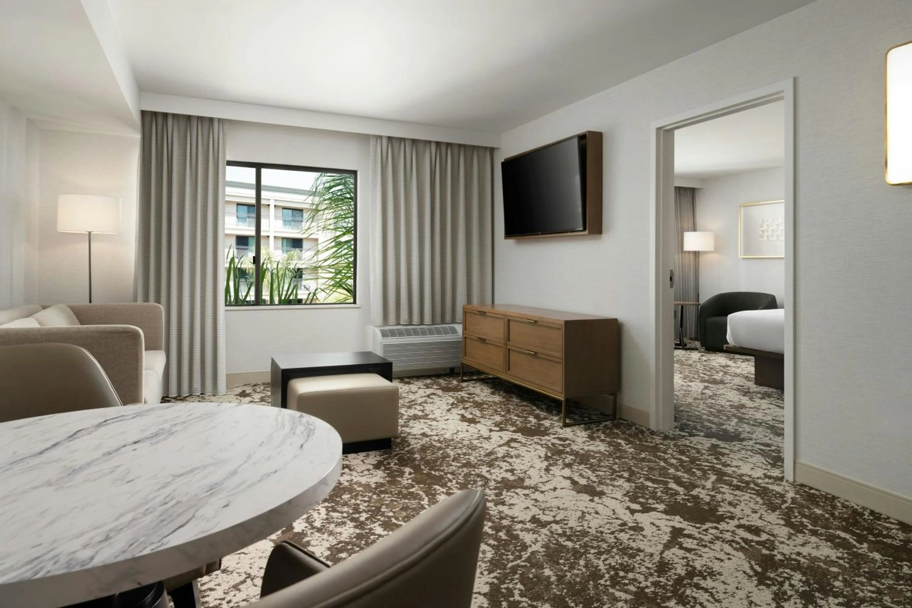 Bedroom, Bed in Courtyard by Marriott Los Angeles Pasadena Old Town