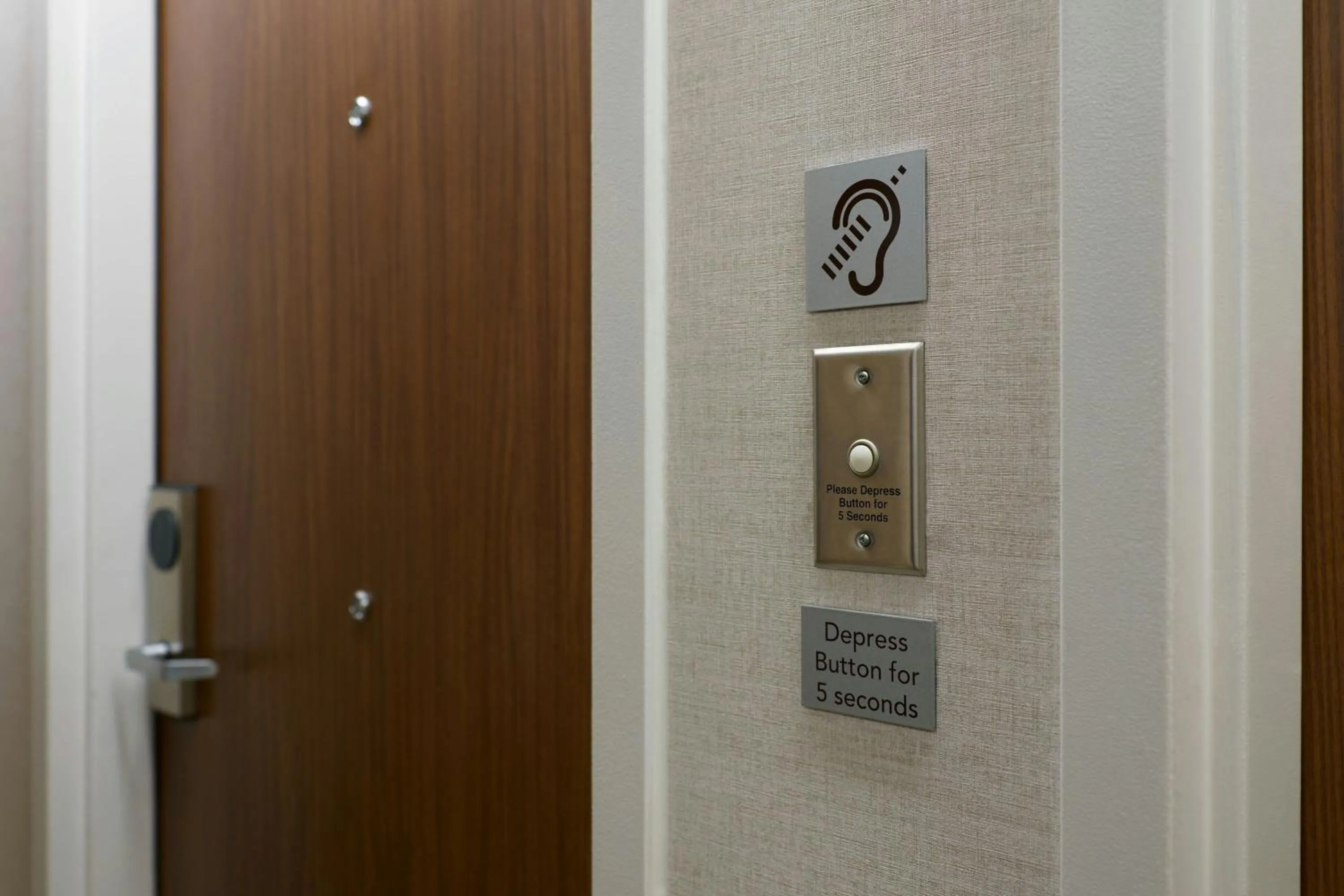 Photo of the whole room in Courtyard by Marriott Los Angeles Pasadena Old Town