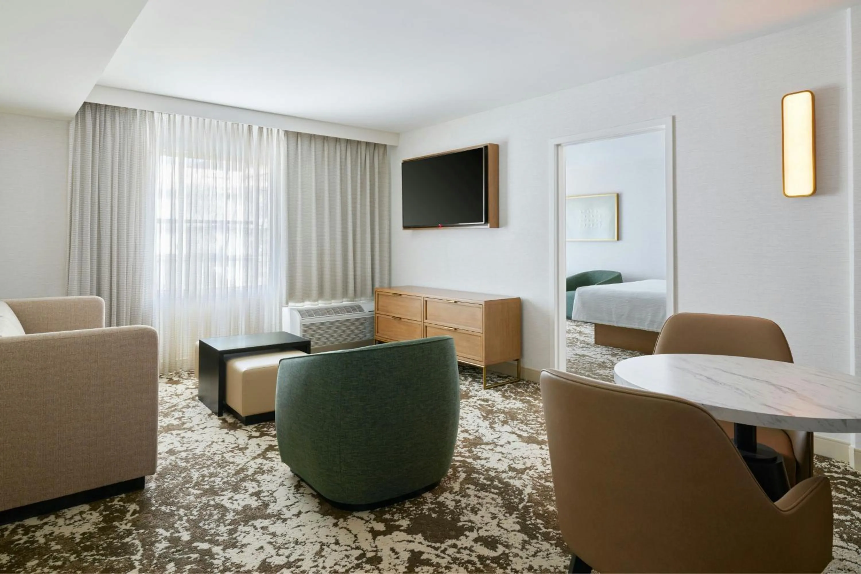 Bedroom in Courtyard by Marriott Los Angeles Pasadena Old Town