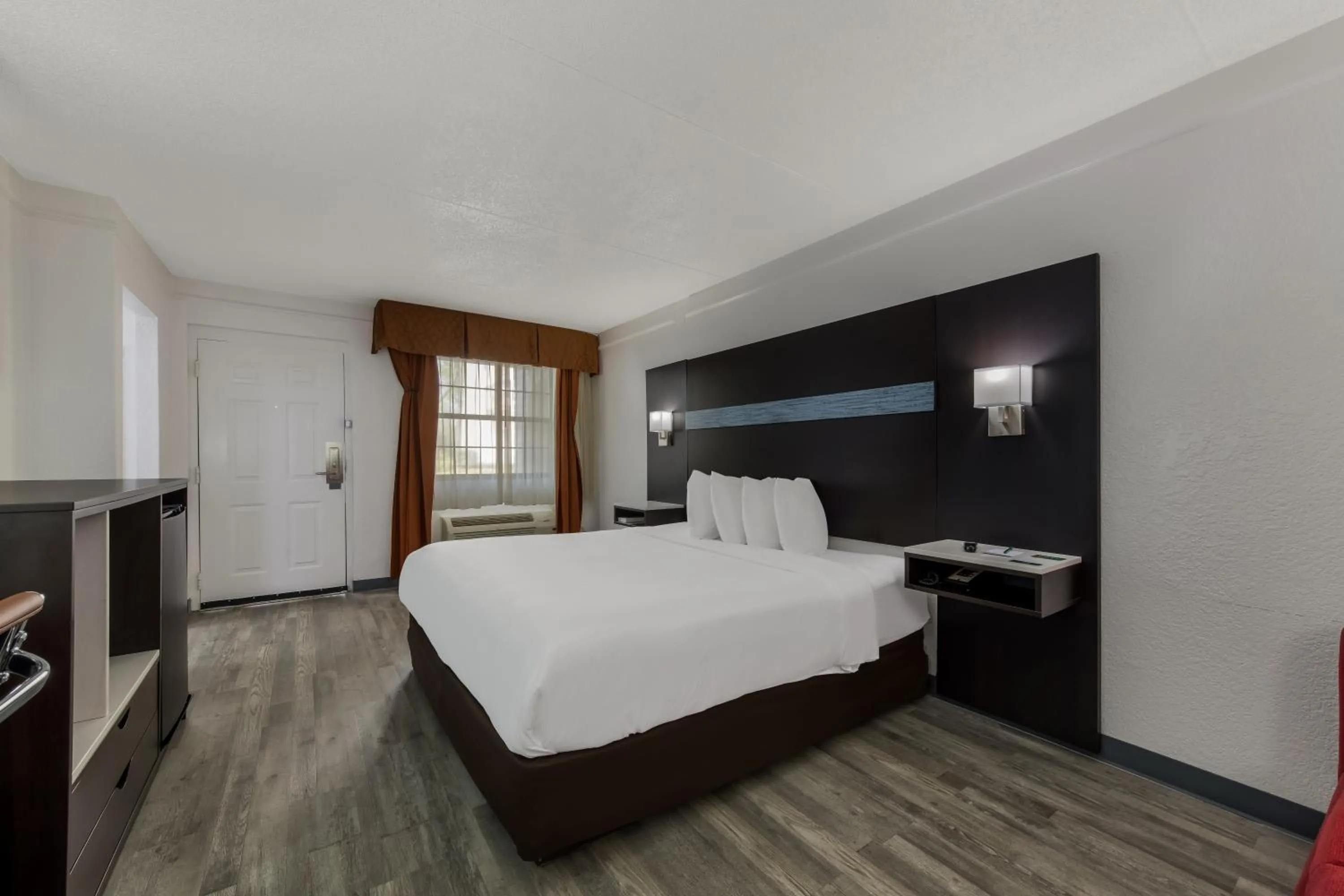 Bedroom, Bed in Quality Inn & Suites Airport