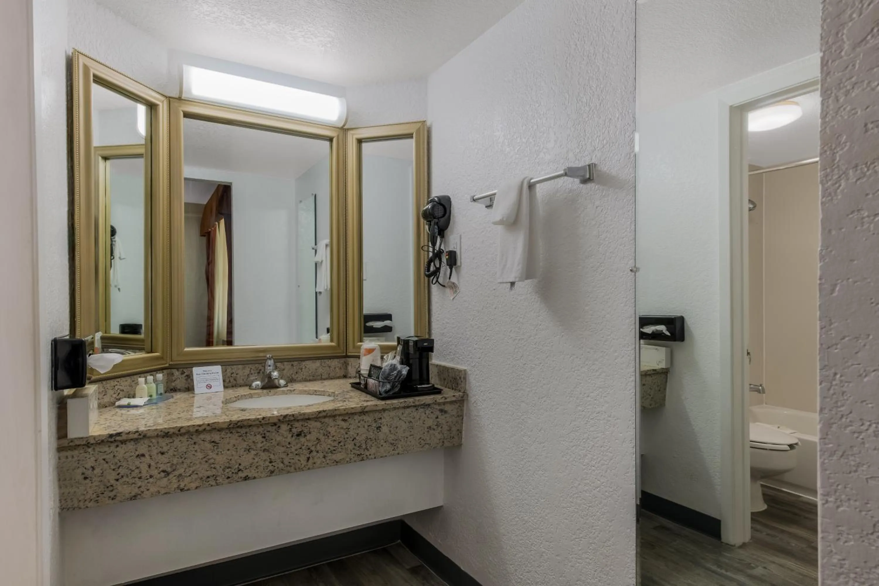 Bathroom in Quality Inn & Suites Airport