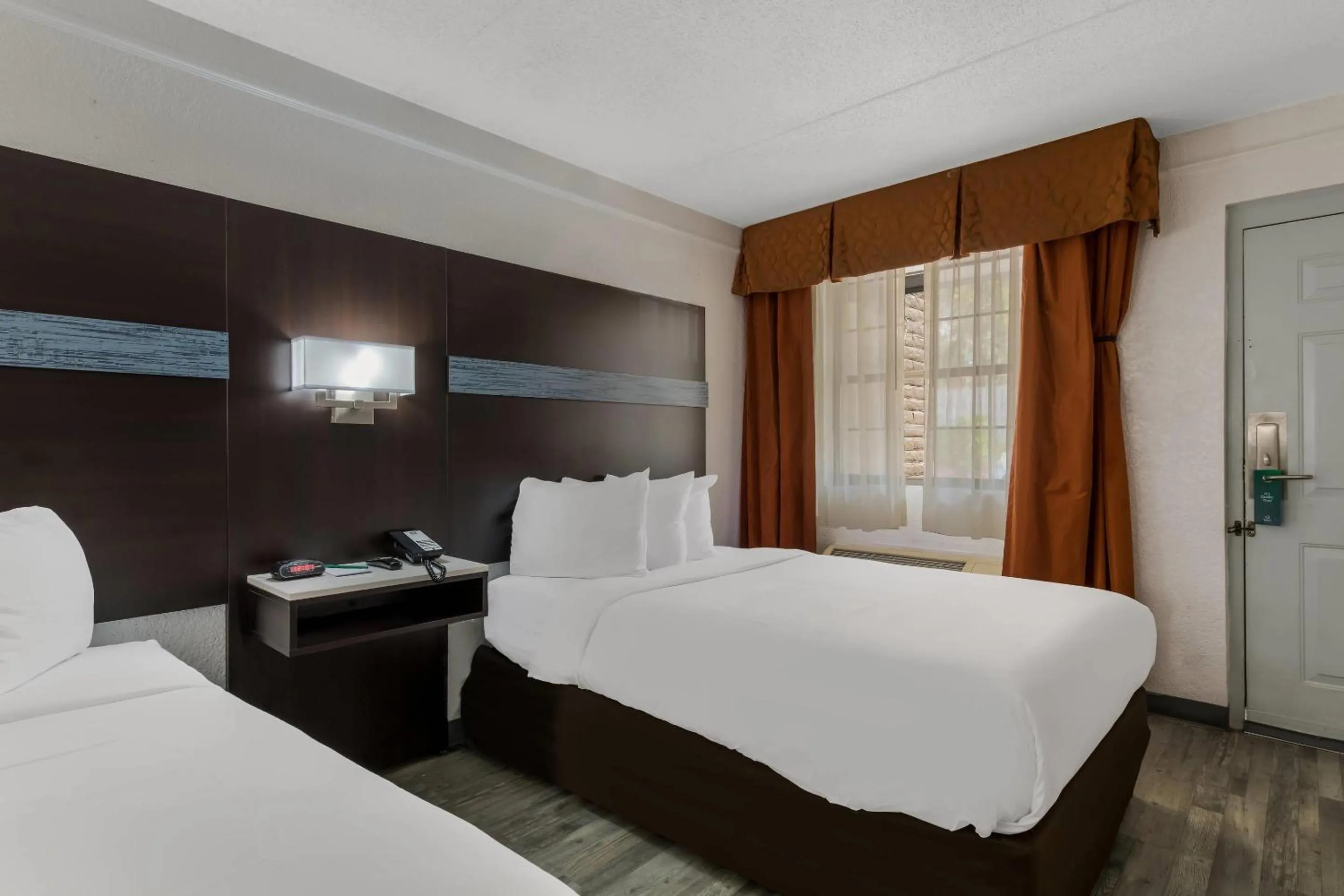 Bedroom, Bed in Quality Inn & Suites Airport